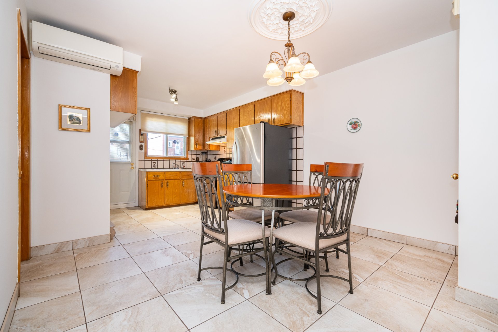 9610 Rue D'Iberville 9612, Montréal (Ahuntsic-Cartierville), Quebec H2B2T3, 4 Bedrooms Bedrooms, 7 Rooms Rooms,2 BathroomsBathrooms,Multi-family (2 to 5 units),For Sale,Rue D'Iberville,18124131