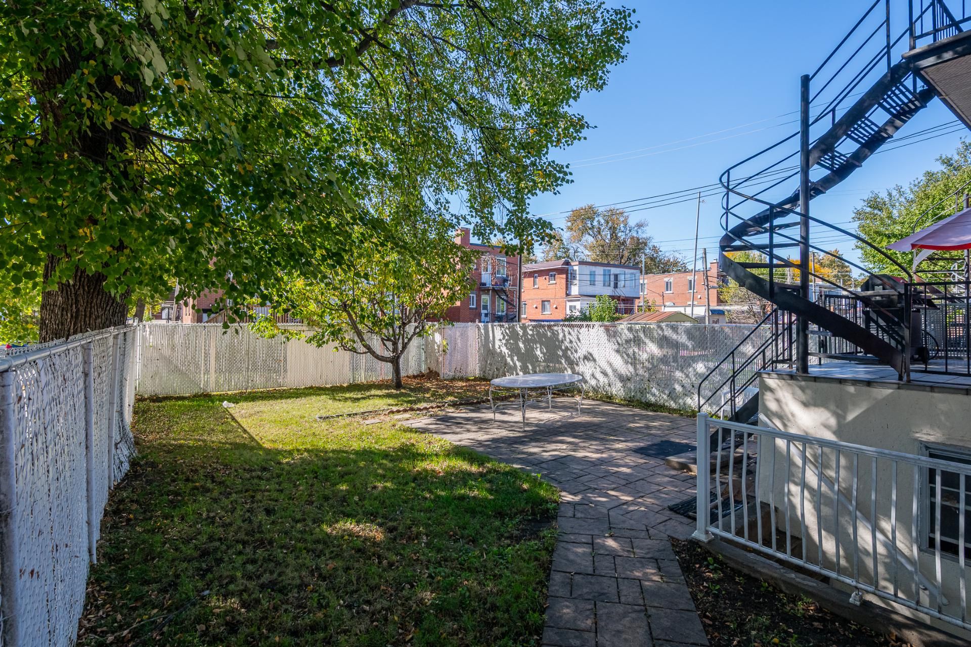 9610 Rue D'Iberville 9612, Montréal (Ahuntsic-Cartierville), Quebec H2B2T3, 4 Bedrooms Bedrooms, 7 Rooms Rooms,2 BathroomsBathrooms,Multi-family (2 to 5 units),For Sale,Rue D'Iberville,18124131