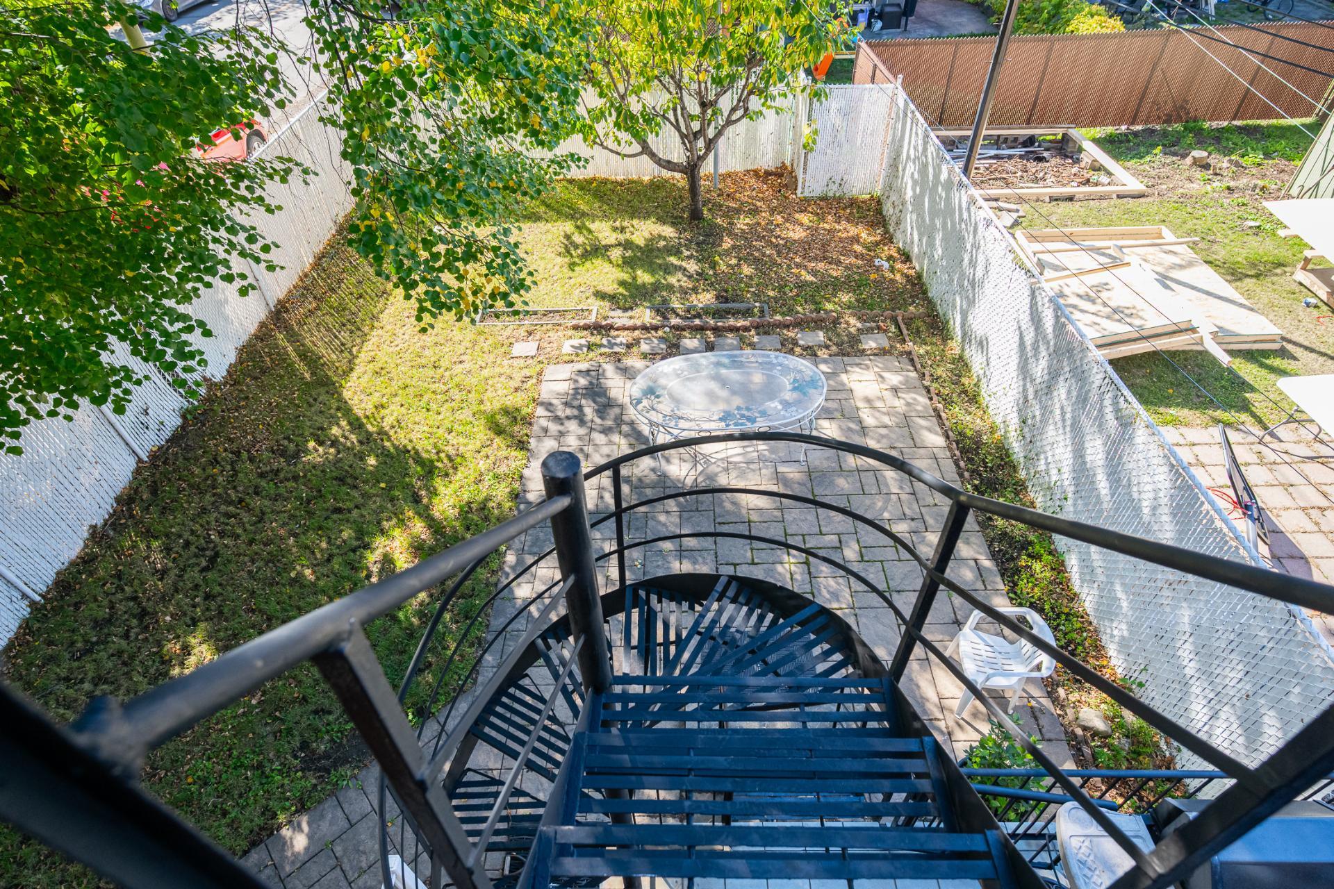 9610 Rue D'Iberville 9612, Montréal (Ahuntsic-Cartierville), Quebec H2B2T3, 4 Bedrooms Bedrooms, 7 Rooms Rooms,2 BathroomsBathrooms,Multi-family (2 to 5 units),For Sale,Rue D'Iberville,18124131