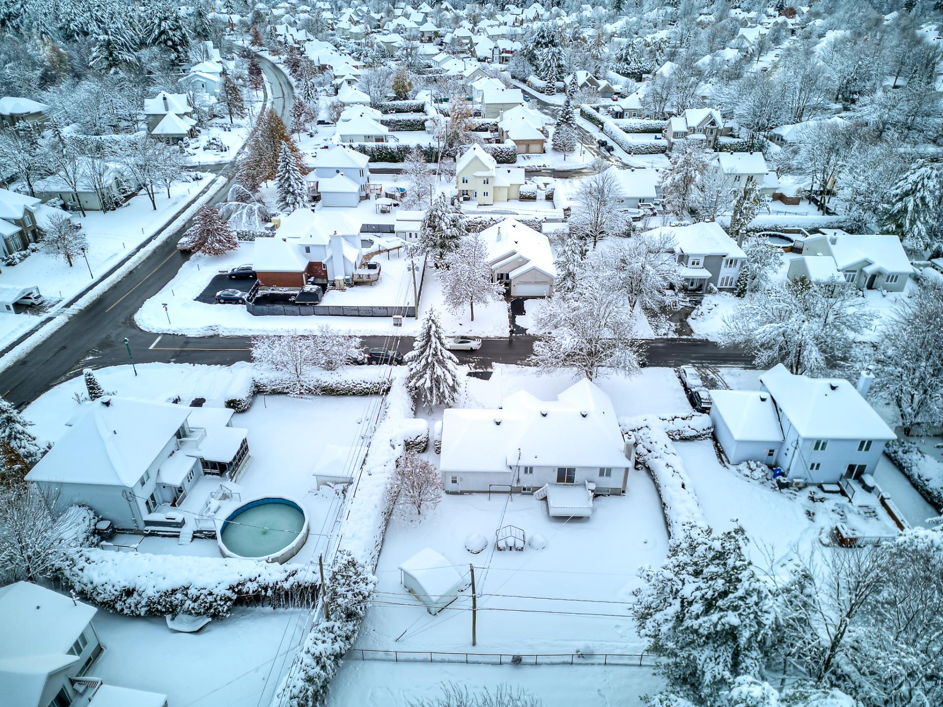 2 Rue des Pistoles, Blainville, Quebec J7C5B2, 3 Bedrooms Bedrooms, 12 Rooms Rooms,2 BathroomsBathrooms,Residential,For Sale,Rue des Pistoles,21037909