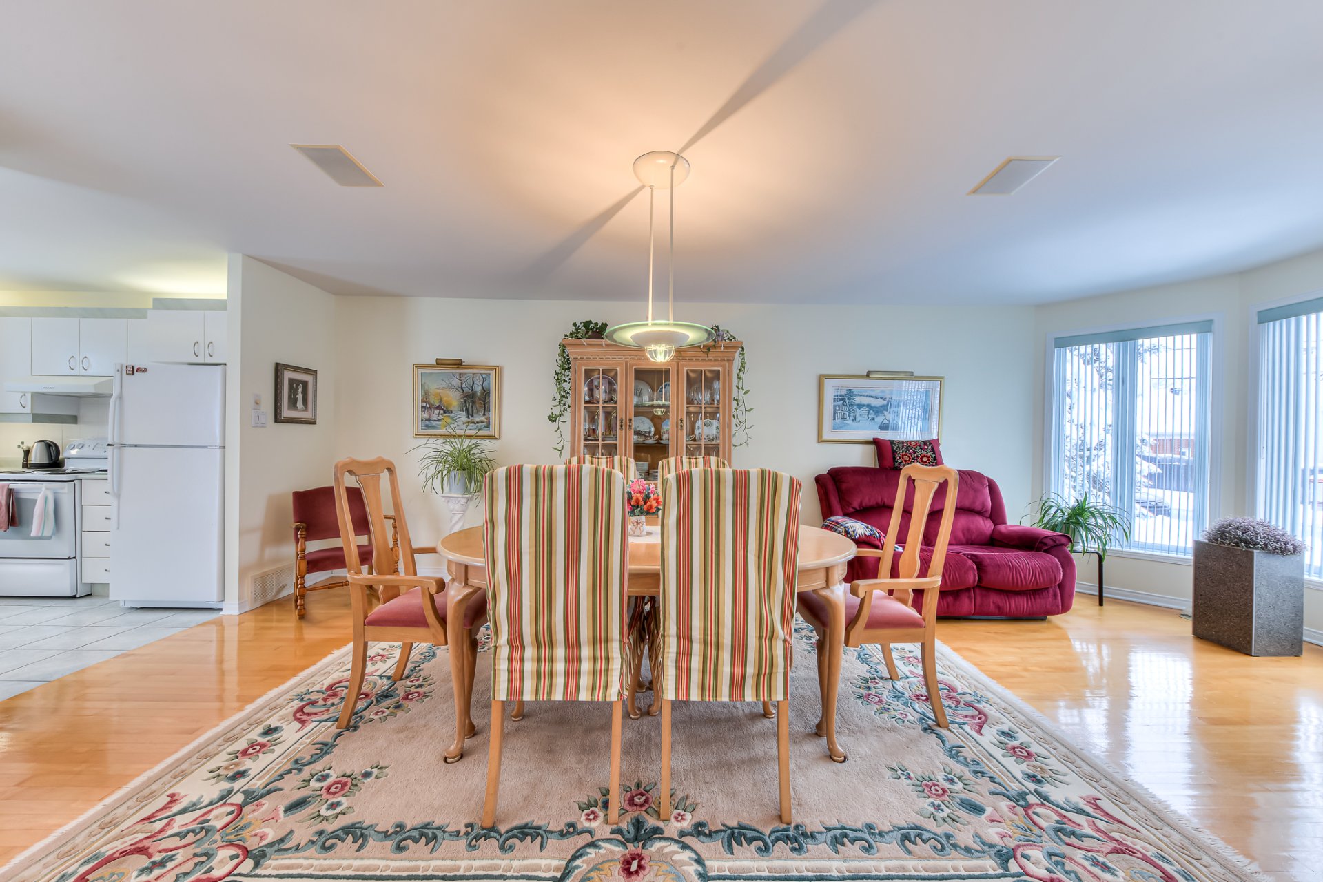 2 Rue des Pistoles, Blainville, Quebec J7C5B2, 3 Bedrooms Bedrooms, 12 Rooms Rooms,2 BathroomsBathrooms,Residential,For Sale,Rue des Pistoles,21037909