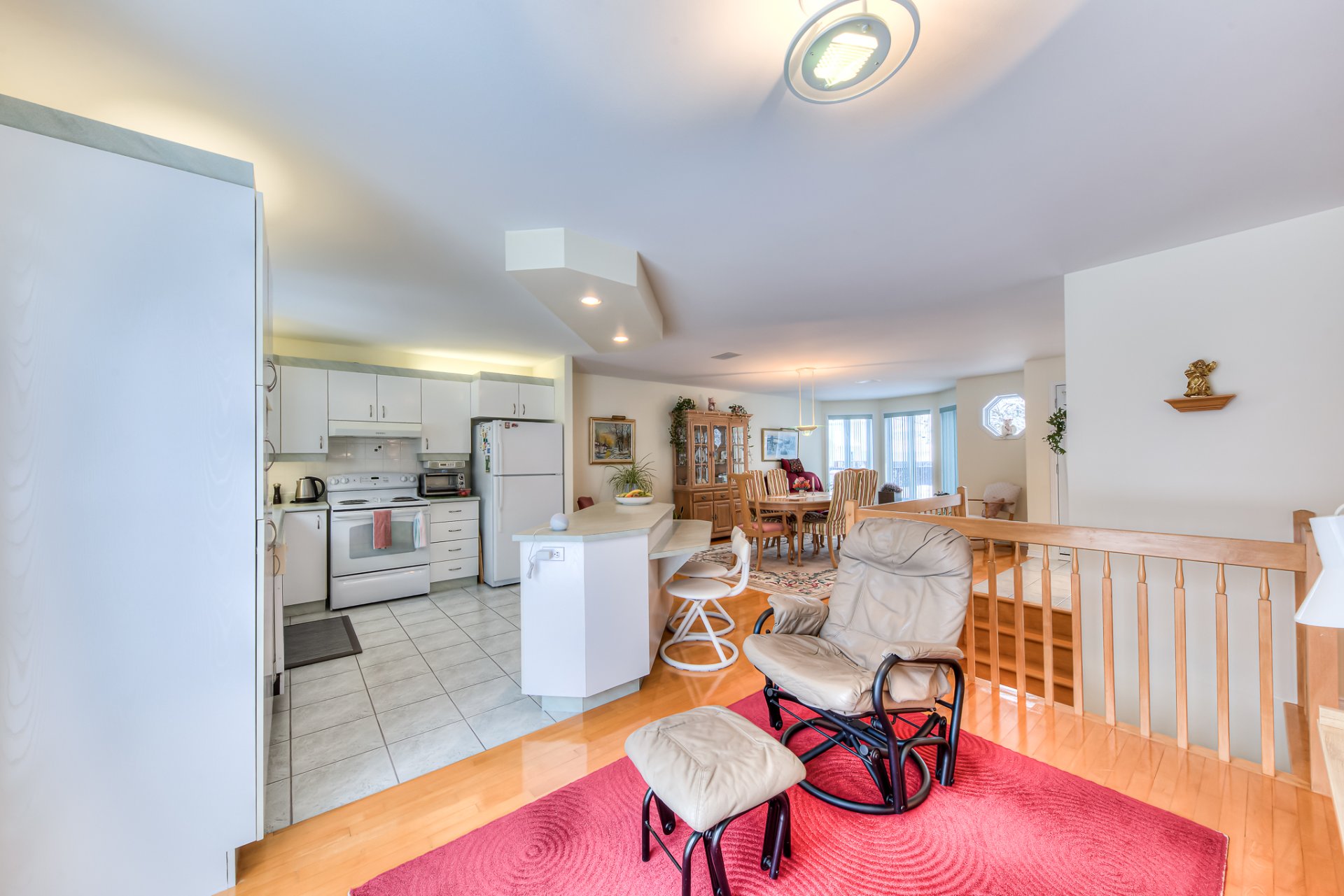 2 Rue des Pistoles, Blainville, Quebec J7C5B2, 3 Bedrooms Bedrooms, 12 Rooms Rooms,2 BathroomsBathrooms,Residential,For Sale,Rue des Pistoles,21037909