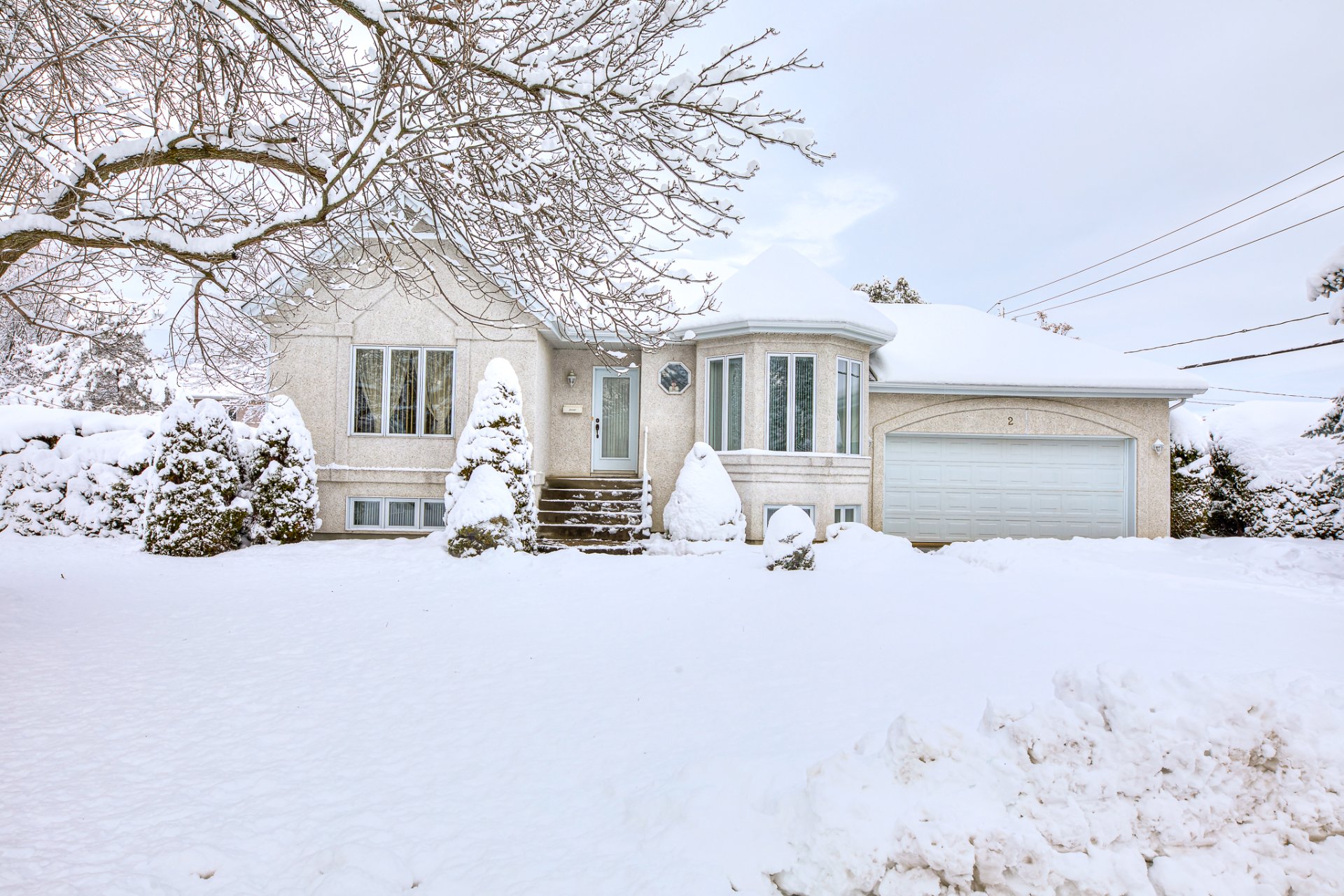 2 Rue des Pistoles, Blainville, Quebec J7C5B2, 3 Bedrooms Bedrooms, 12 Rooms Rooms,2 BathroomsBathrooms,Residential,For Sale,Rue des Pistoles,21037909