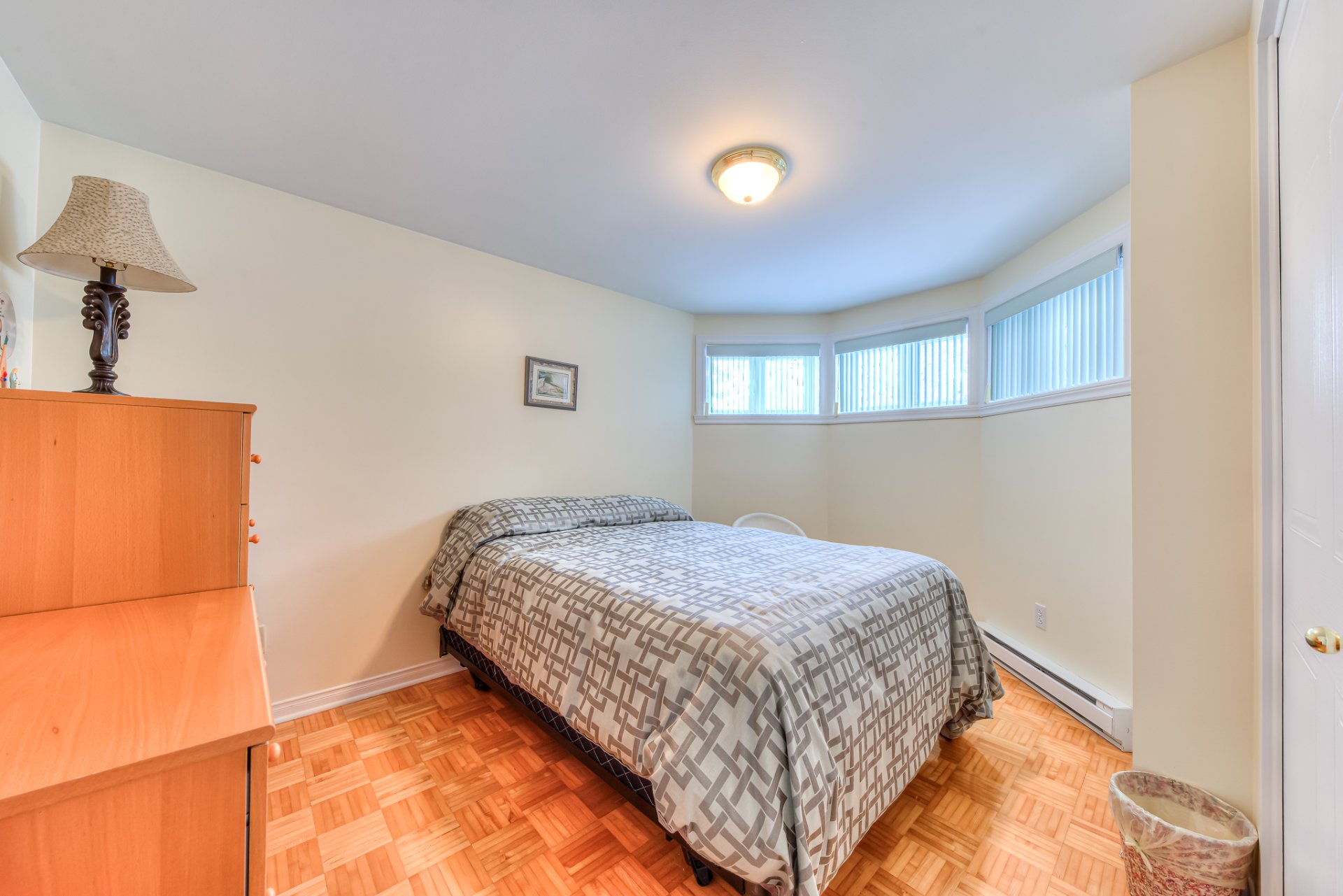 2 Rue des Pistoles, Blainville, Quebec J7C5B2, 3 Bedrooms Bedrooms, 12 Rooms Rooms,2 BathroomsBathrooms,Residential,For Sale,Rue des Pistoles,21037909