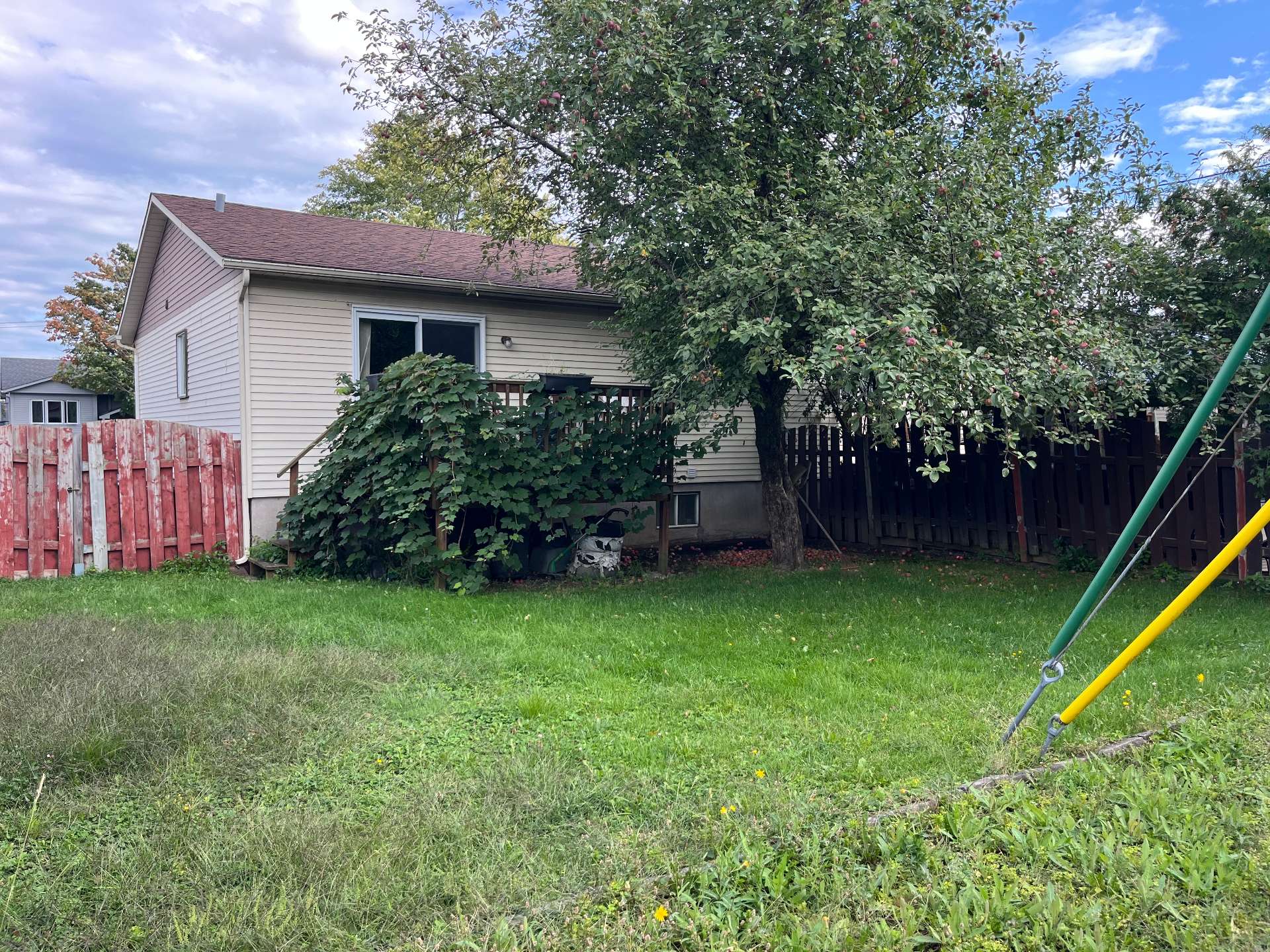 802 Rue Maisonneuve, Longueuil (Saint-Hubert), Quebec J3Y7W8, 3 Chambres Chambres, 8 Chambres Chambres,1 Salle de bainsSalle de bain,Résidentiel,À vendre,Rue Maisonneuve,27461595