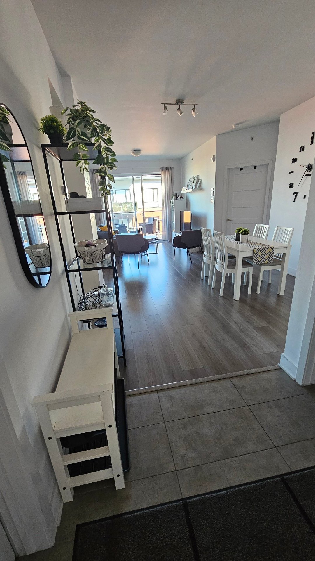 3725 Av. Jean-Béraud, Laval (Chomedey), Quebec H7T0K6, 2 Bedrooms Bedrooms, 9 Rooms Rooms,1 BathroomBathrooms,Residential,For Rent,Av. Jean-Béraud,9368870