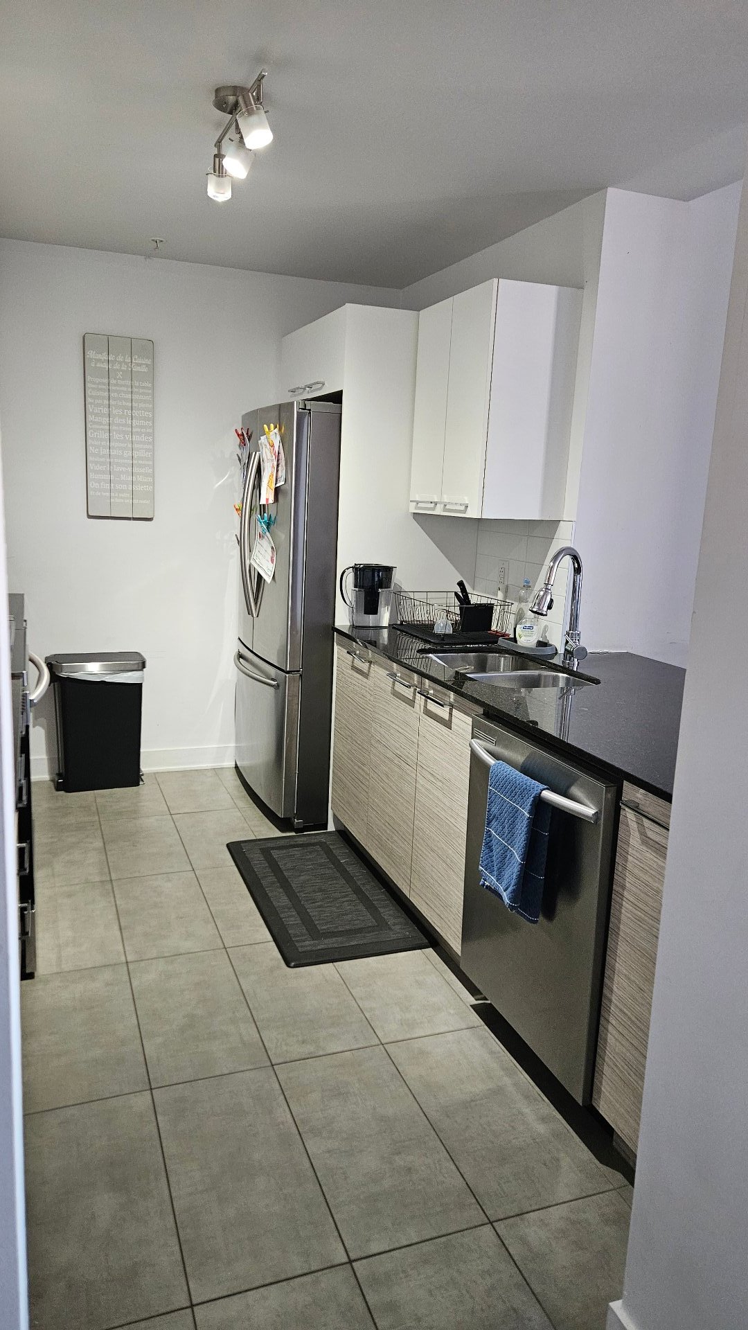 3725 Av. Jean-Béraud, Laval (Chomedey), Quebec H7T0K6, 2 Bedrooms Bedrooms, 9 Rooms Rooms,1 BathroomBathrooms,Residential,For Rent,Av. Jean-Béraud,9368870