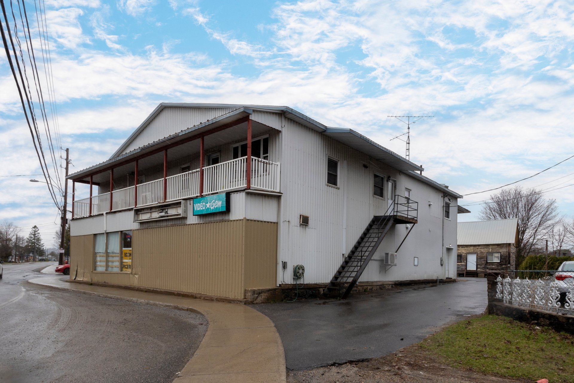 166 Rue Principale 168, Saint-André-Avellin, Quebec J0V1W0, 4 Bedrooms Bedrooms, 6 Rooms Rooms,1 BathroomBathrooms,Multi-family (2 to 5 units),For Sale,Rue Principale,23488133