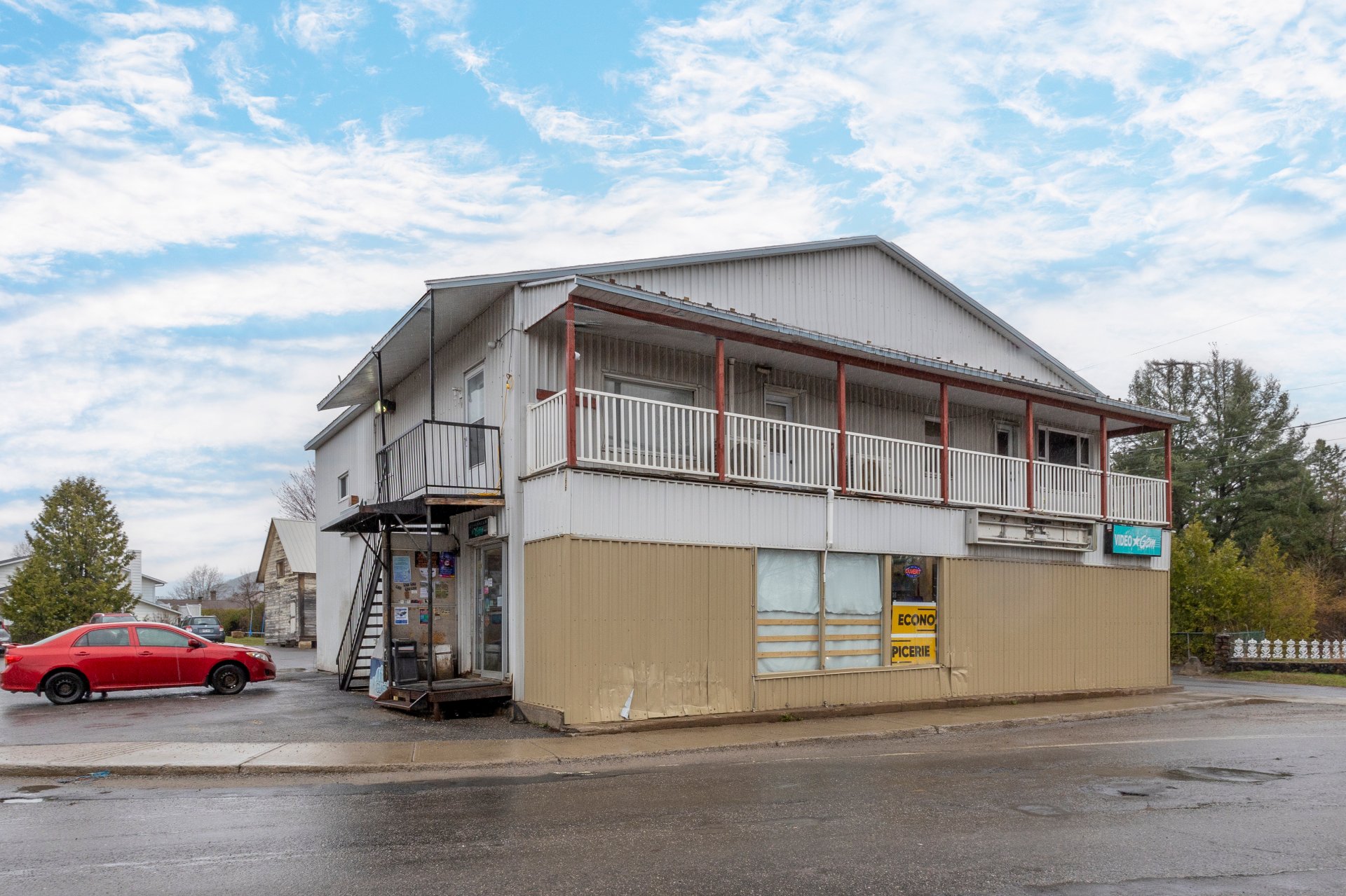 166 Rue Principale 168, Saint-André-Avellin, Quebec J0V1W0, 4 Bedrooms Bedrooms, 6 Rooms Rooms,1 BathroomBathrooms,Multi-family (2 to 5 units),For Sale,Rue Principale,23488133