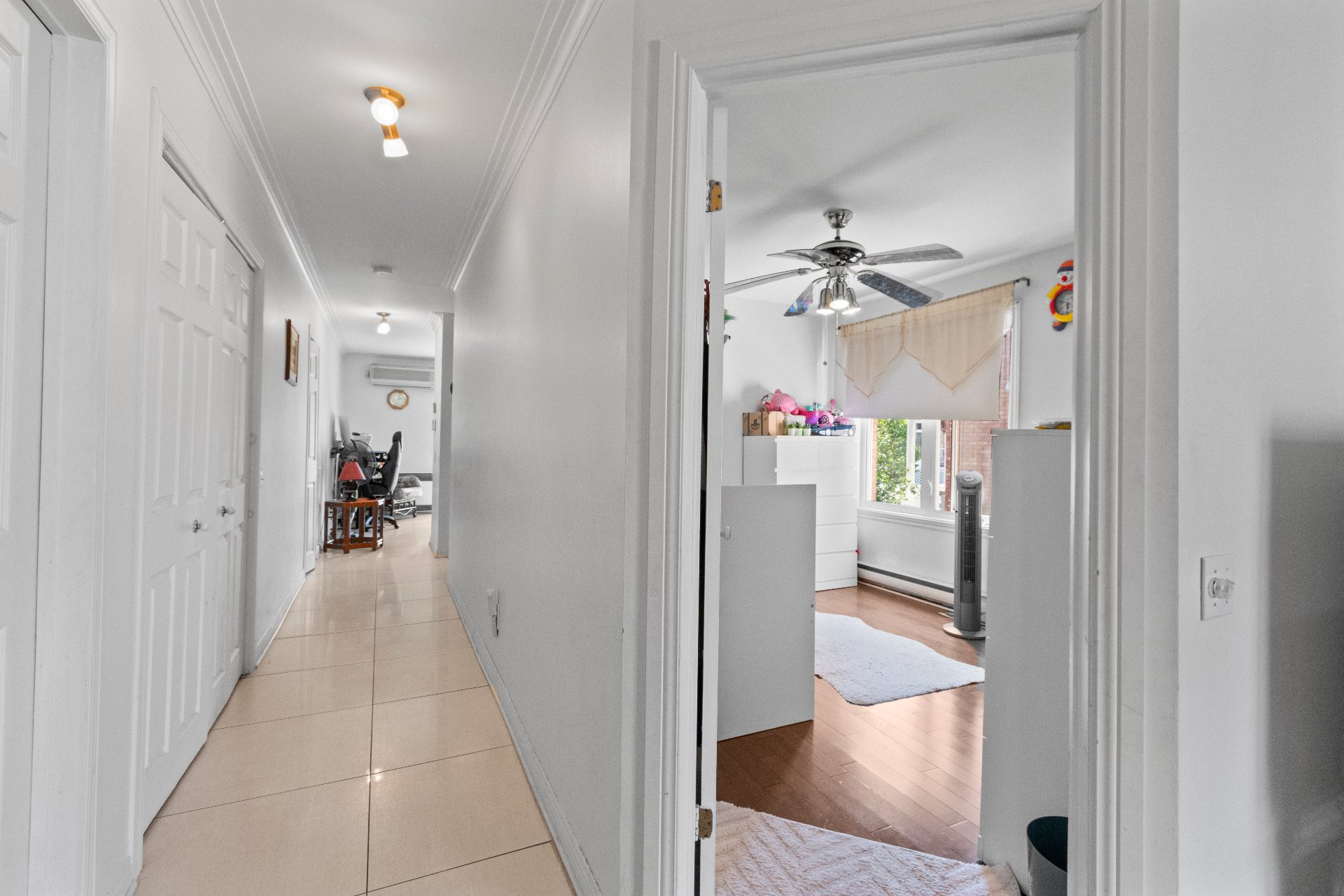 1004 Rue Thierry, Montréal (LaSalle), Quebec H8N2Y6, 2 Bedrooms Bedrooms, 8 Rooms Rooms,1 BathroomBathrooms,Residential,For Rent,Rue Thierry,21159283