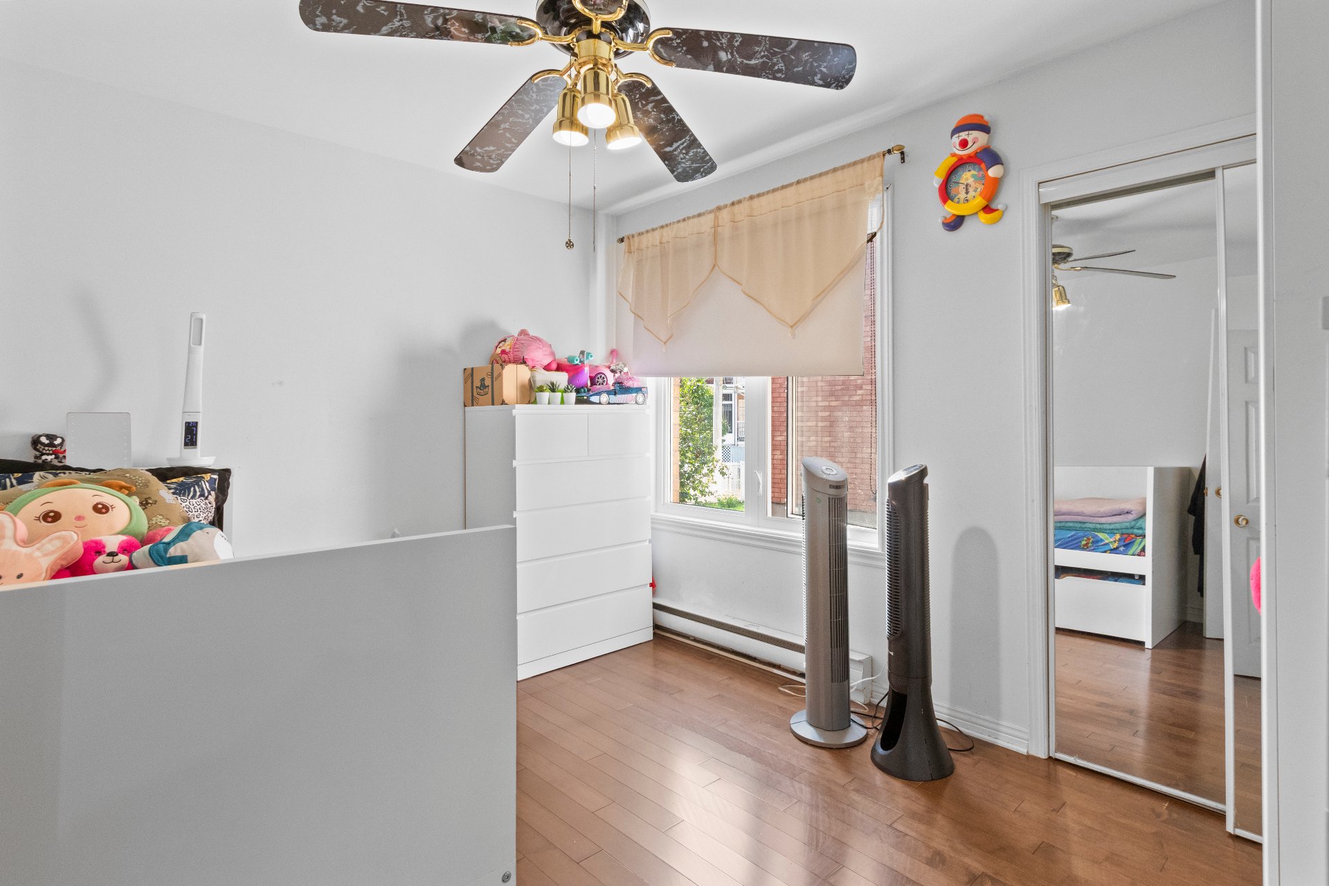 1004 Rue Thierry, Montréal (LaSalle), Quebec H8N2Y6, 2 Bedrooms Bedrooms, 8 Rooms Rooms,1 BathroomBathrooms,Residential,For Rent,Rue Thierry,21159283