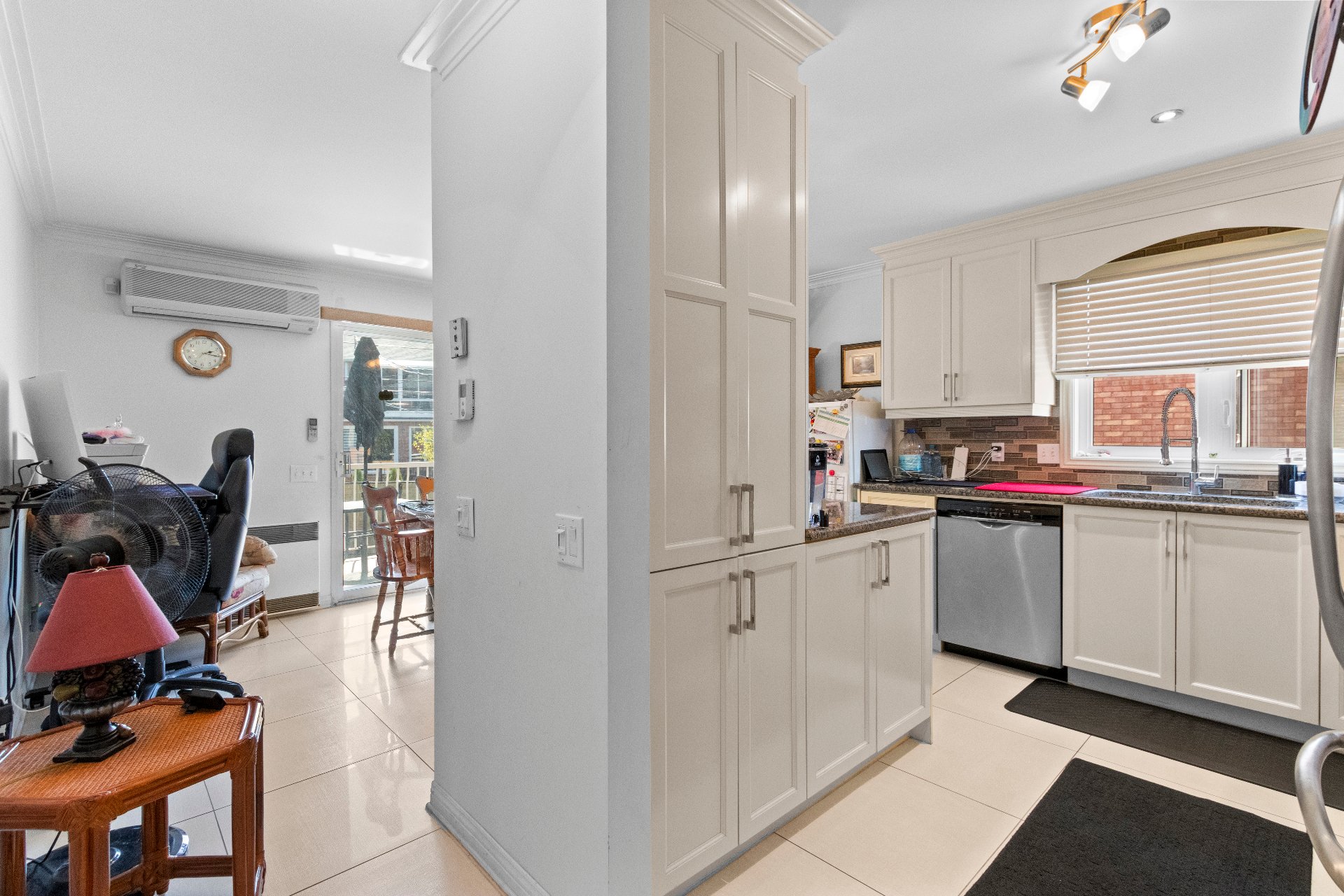 1004 Rue Thierry, Montréal (LaSalle), Quebec H8N2Y6, 2 Bedrooms Bedrooms, 8 Rooms Rooms,1 BathroomBathrooms,Residential,For Rent,Rue Thierry,21159283