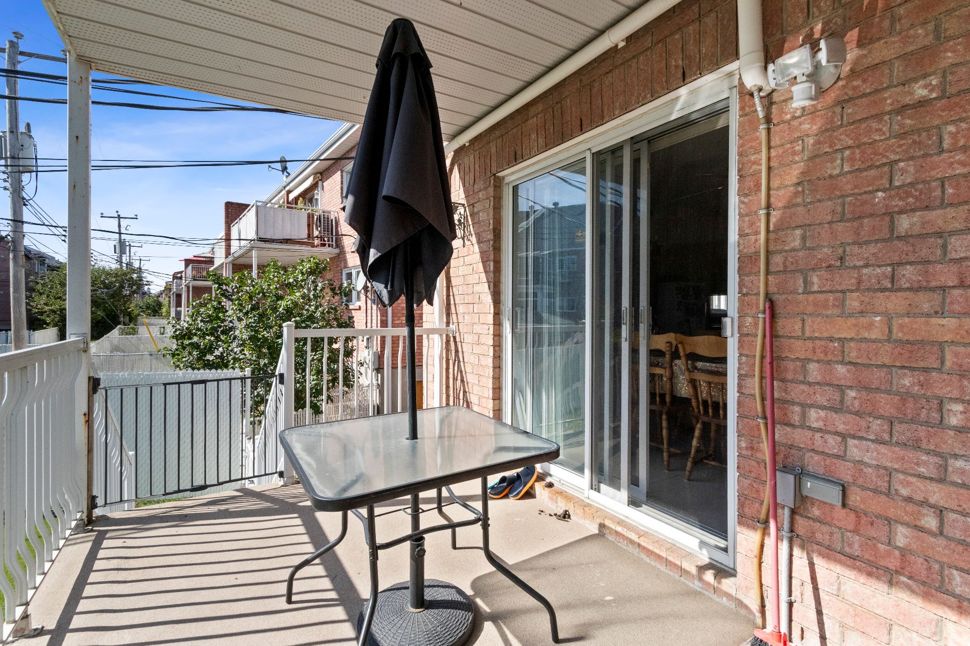 1004 Rue Thierry, Montréal (LaSalle), Quebec H8N2Y6, 2 Bedrooms Bedrooms, 8 Rooms Rooms,1 BathroomBathrooms,Residential,For Rent,Rue Thierry,21159283