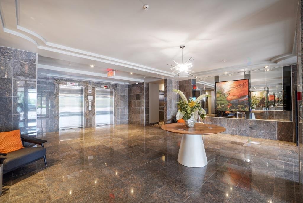 3330 Boul. Le Carrefour, Laval (Chomedey), Quebec H7T0B8, 2 Bedrooms Bedrooms, 5 Rooms Rooms,1 BathroomBathrooms,Residential,For Rent,Boul. Le Carrefour,14939124