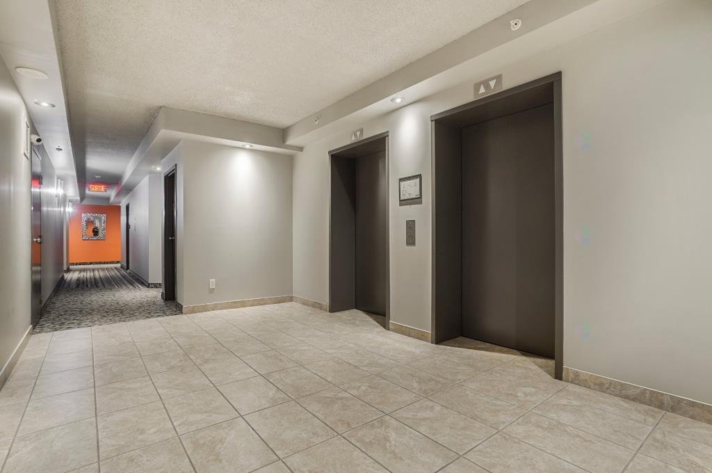 3330 Boul. Le Carrefour, Laval (Chomedey), Quebec H7T0B8, 2 Bedrooms Bedrooms, 5 Rooms Rooms,1 BathroomBathrooms,Residential,For Rent,Boul. Le Carrefour,14939124