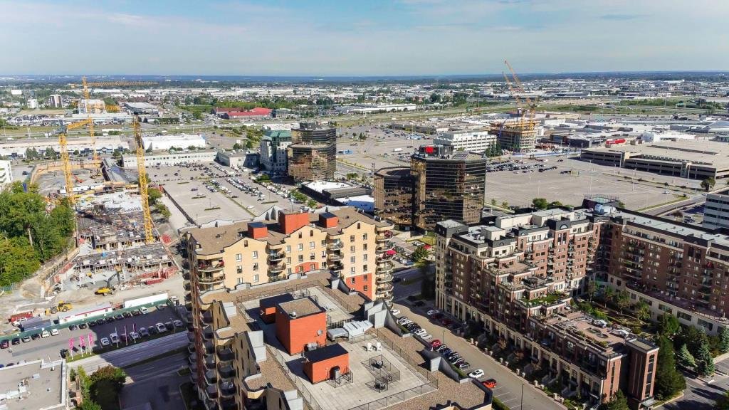 3330 Boul. Le Carrefour, Laval (Chomedey), Quebec H7T0B8, 2 Bedrooms Bedrooms, 5 Rooms Rooms,1 BathroomBathrooms,Residential,For Rent,Boul. Le Carrefour,14939124