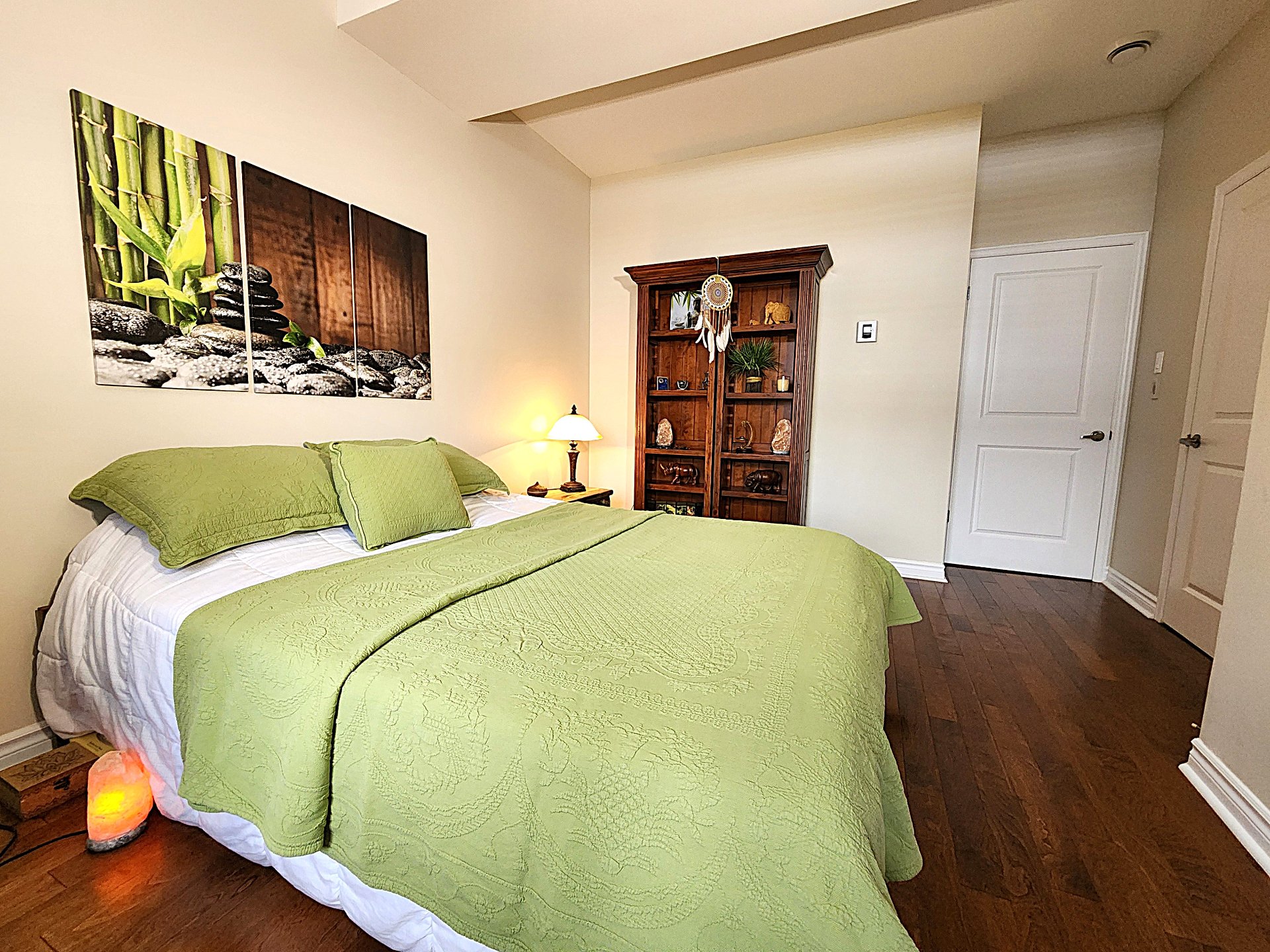 2264 Rue Victoria, Montréal (Lachine), Quebec H8S1Z3, 2 Chambres Chambres, 8 Chambres Chambres,1 Salle de bainsSalle de bain,Résidentiel,À vendre,Rue Victoria,28278664