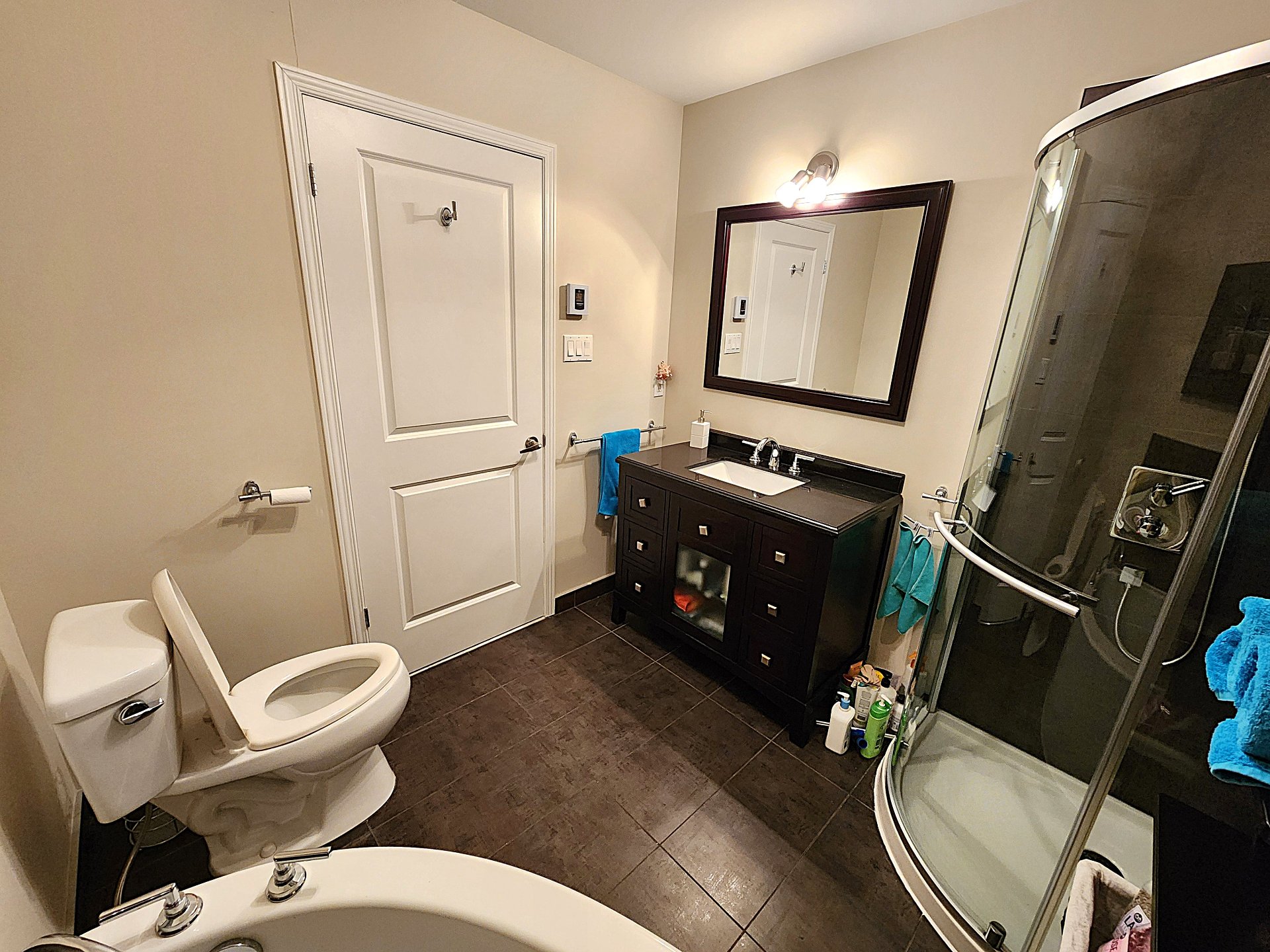 2264 Rue Victoria, Montréal (Lachine), Quebec H8S1Z3, 2 Chambres Chambres, 8 Chambres Chambres,1 Salle de bainsSalle de bain,Résidentiel,À vendre,Rue Victoria,28278664