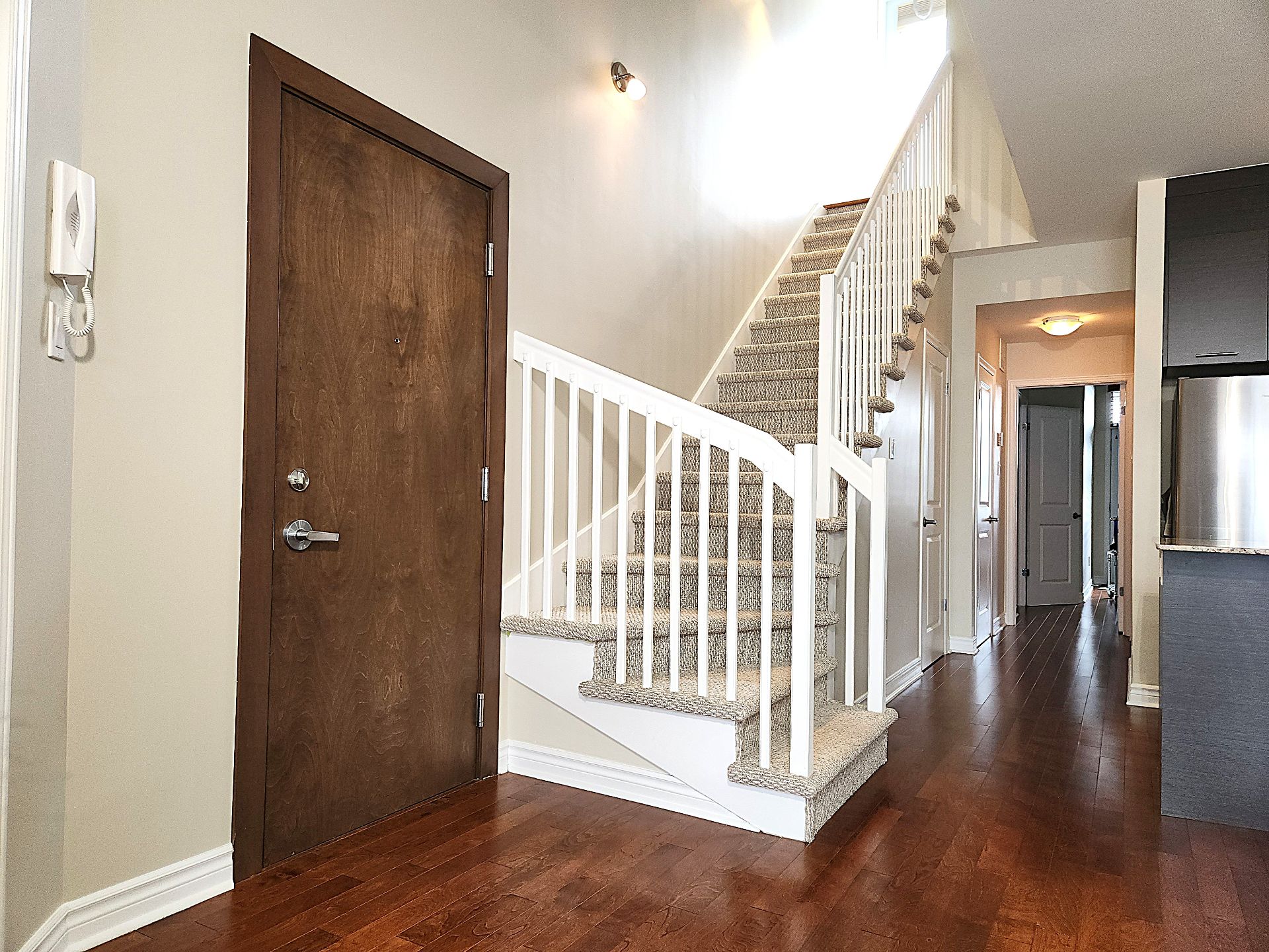 2264 Rue Victoria, Montréal (Lachine), Quebec H8S1Z3, 2 Chambres Chambres, 8 Chambres Chambres,1 Salle de bainsSalle de bain,Résidentiel,À vendre,Rue Victoria,28278664