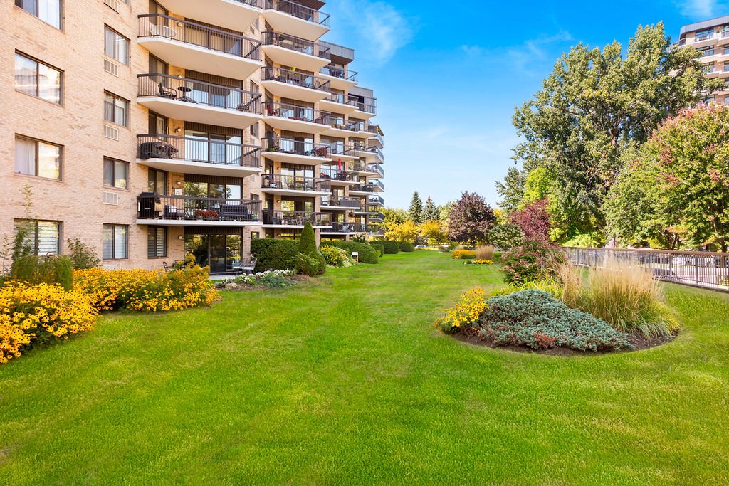 4520 Prom. Paton, Laval (Chomedey), Quebec H7W4X1, 2 Bedrooms Bedrooms, 6 Rooms Rooms,2 BathroomsBathrooms,Residential,For Sale,Prom. Paton,9852355