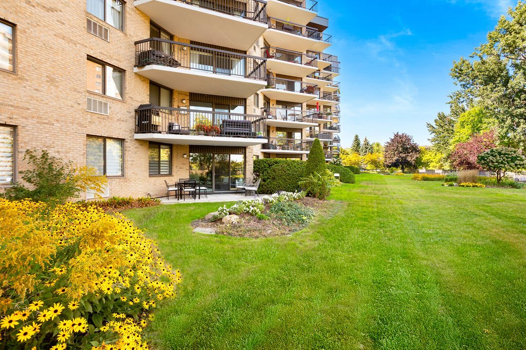 4520 Prom. Paton, Laval (Chomedey), Quebec H7W4X1, 2 Bedrooms Bedrooms, 6 Rooms Rooms,2 BathroomsBathrooms,Residential,For Sale,Prom. Paton,9852355