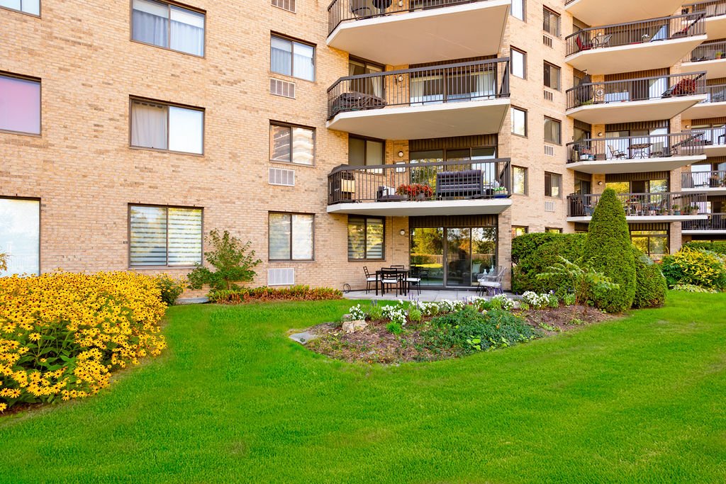 4520 Prom. Paton, Laval (Chomedey), Quebec H7W4X1, 2 Bedrooms Bedrooms, 6 Rooms Rooms,2 BathroomsBathrooms,Residential,For Sale,Prom. Paton,9852355