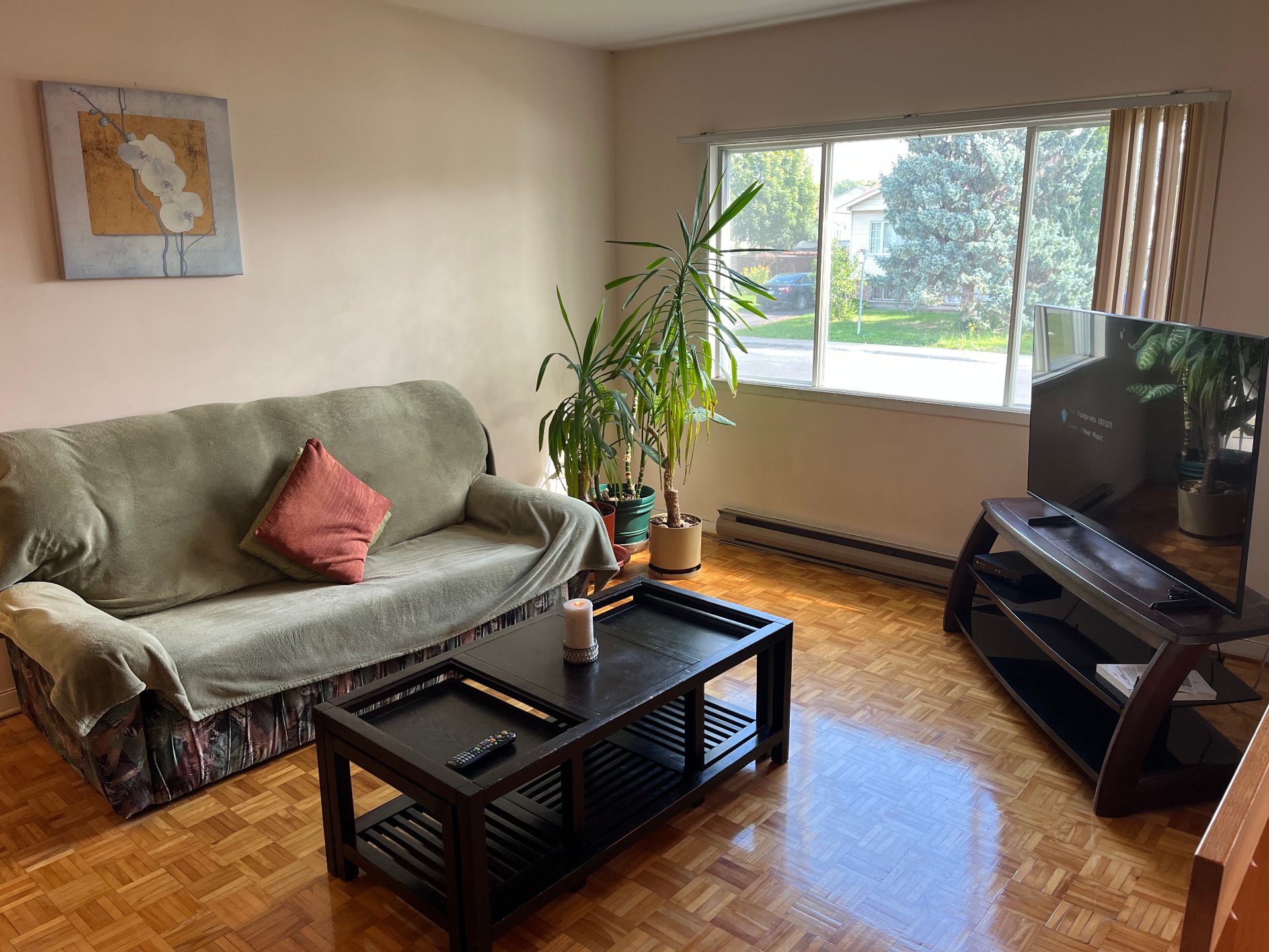 802 Rue Maisonneuve, Longueuil (Saint-Hubert), Quebec J3Y7W8, 3 Chambres Chambres, 8 Chambres Chambres,1 Salle de bainsSalle de bain,Résidentiel,À vendre,Rue Maisonneuve,27461595