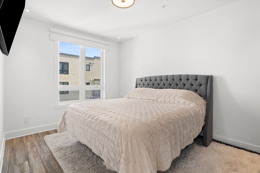 7705 Boul. St-Martin O., Laval (Sainte-Dorothée), Quebec H7X0E9, 2 Bedrooms Bedrooms, 6 Rooms Rooms,1 BathroomBathrooms,Residential,For Sale,Boul. St-Martin O.,9377344