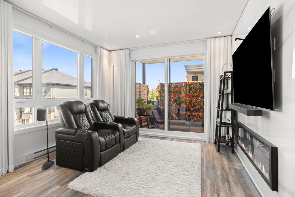 7705 Boul. St-Martin O., Laval (Sainte-Dorothée), Quebec H7X0E9, 2 Bedrooms Bedrooms, 6 Rooms Rooms,1 BathroomBathrooms,Residential,For Sale,Boul. St-Martin O.,9377344