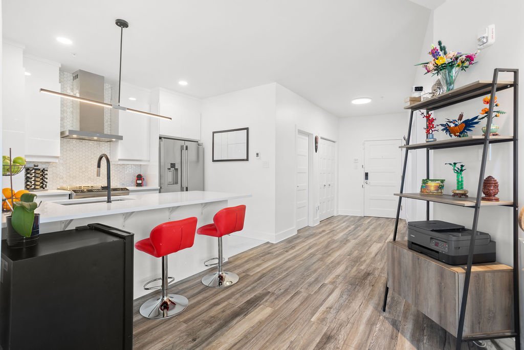 7705 Boul. St-Martin O., Laval (Sainte-Dorothée), Quebec H7X0E9, 2 Bedrooms Bedrooms, 6 Rooms Rooms,1 BathroomBathrooms,Residential,For Sale,Boul. St-Martin O.,9377344