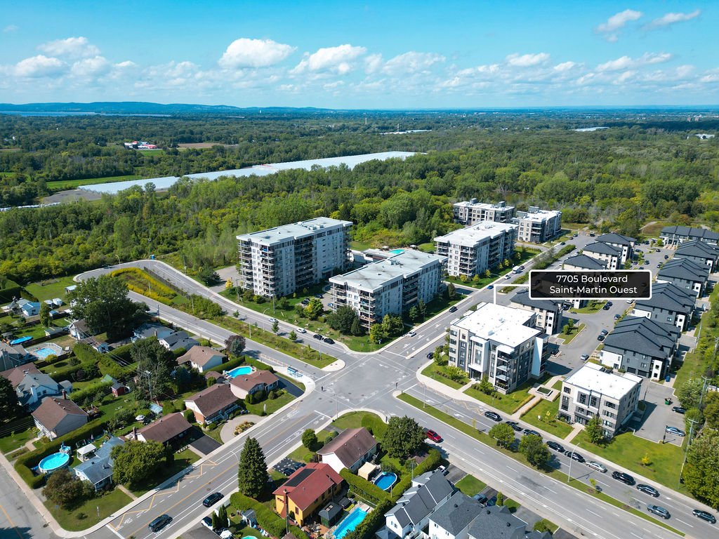 7705 Boul. St-Martin O., Laval (Sainte-Dorothée), Quebec H7X0E9, 2 Bedrooms Bedrooms, 6 Rooms Rooms,1 BathroomBathrooms,Residential,For Sale,Boul. St-Martin O.,9377344