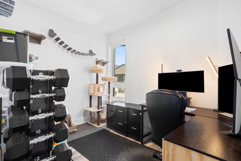 7705 Boul. St-Martin O., Laval (Sainte-Dorothée), Quebec H7X0E9, 2 Bedrooms Bedrooms, 6 Rooms Rooms,1 BathroomBathrooms,Residential,For Sale,Boul. St-Martin O.,9377344