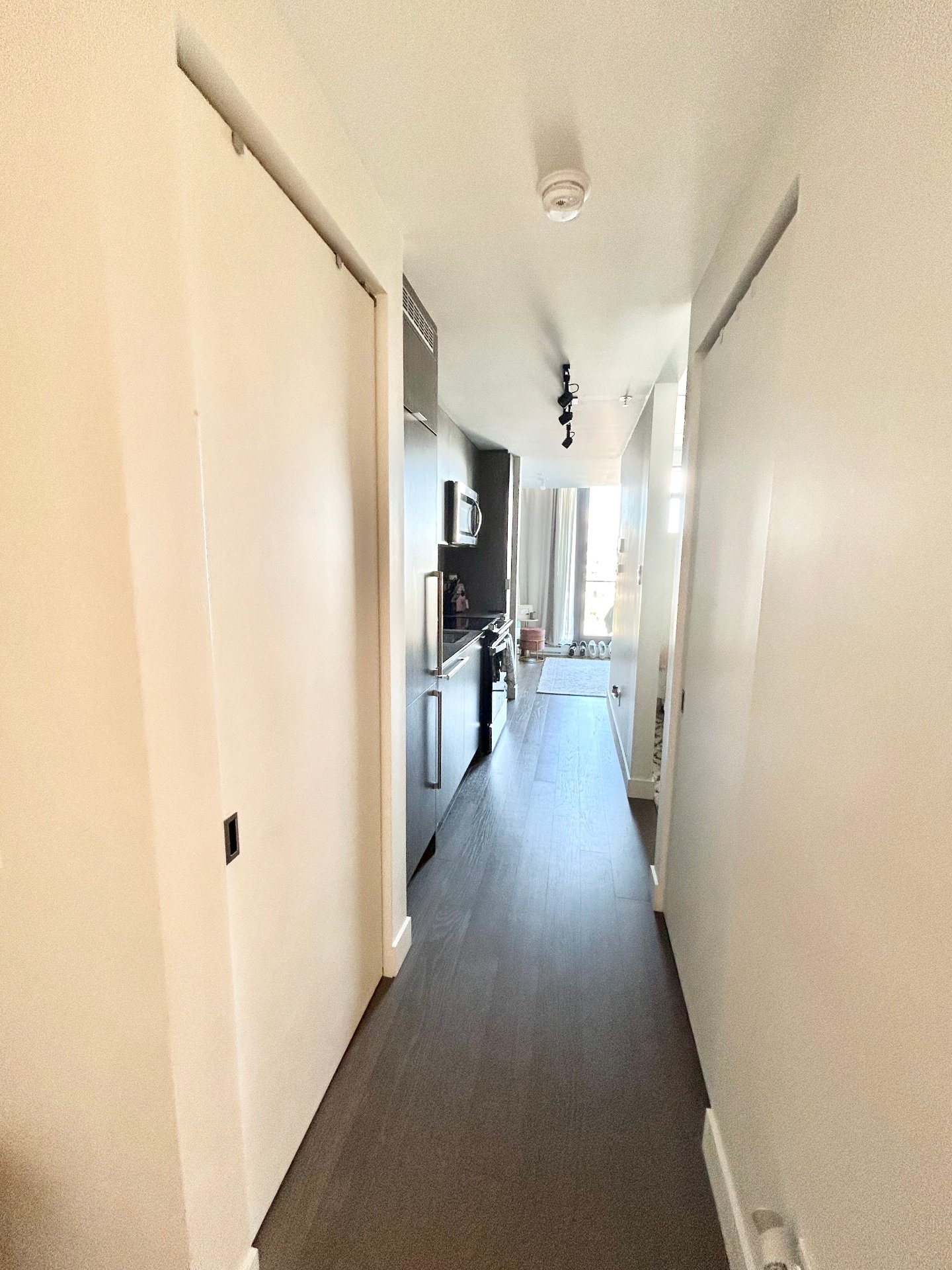 200 Boul. Marcel-Laurin, Montréal (Saint-Laurent), Quebec H4M2L4, 1 Bedroom Bedrooms, 4 Rooms Rooms,1 BathroomBathrooms,Residential,For Rent,Boul. Marcel-Laurin,12844825