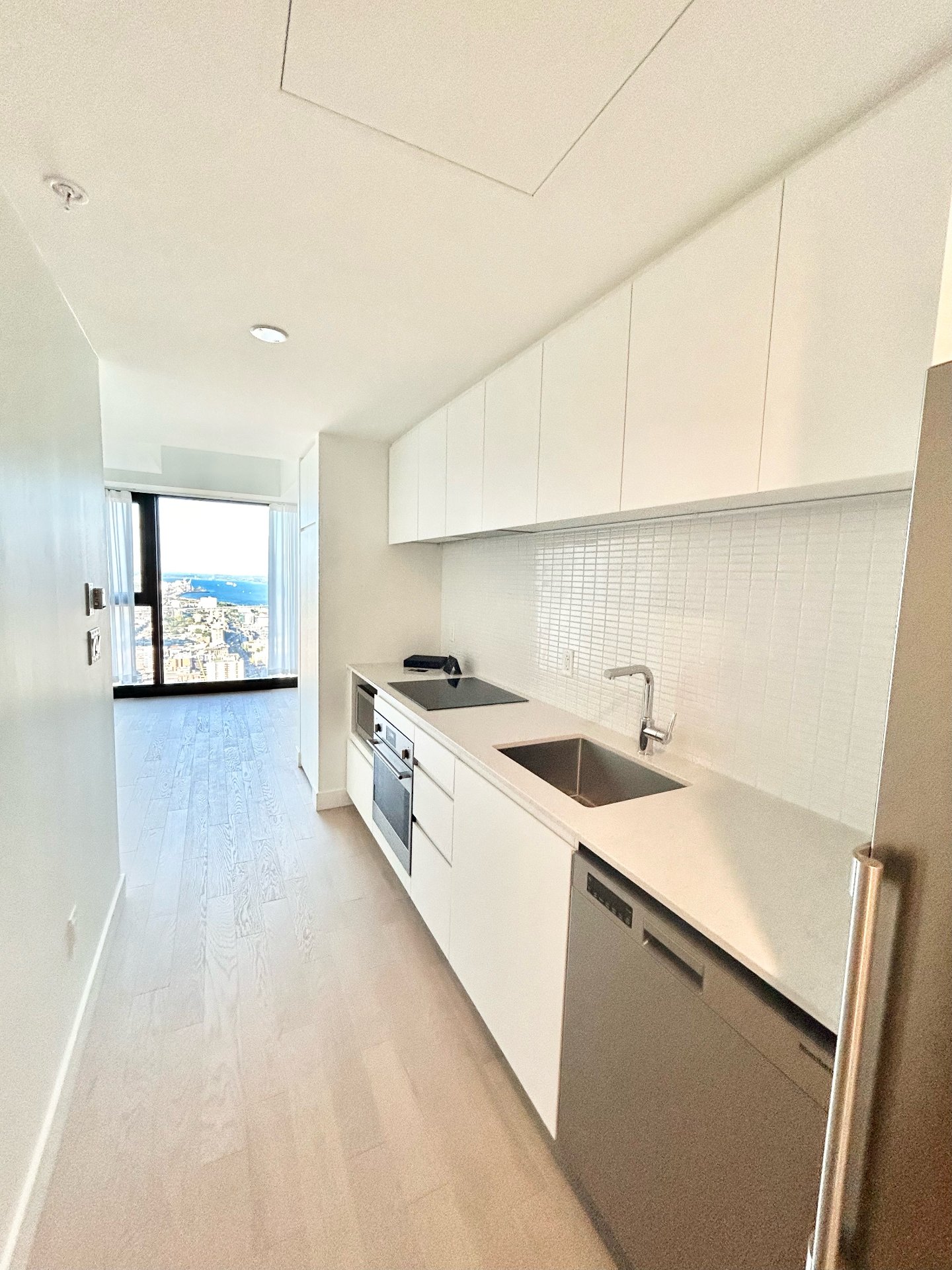 1210 Rue Jeanne-Mance, Montréal (Ville-Marie), Quebec H2X1M1, 3 Chambres Chambres,1 Salle de bainsSalle de bain,Résidentiel,A Louer,Rue Jeanne-Mance,12958550