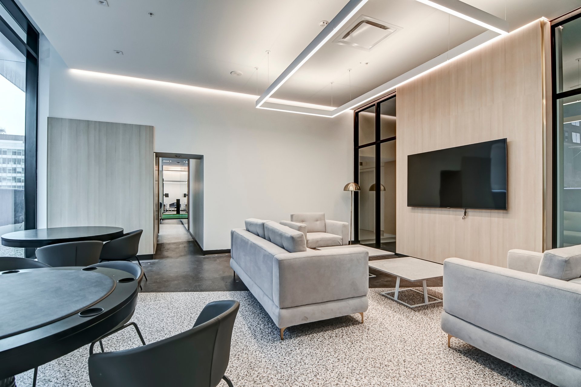 1210 Rue Jeanne-Mance, Montréal (Ville-Marie), Quebec H2X1M1, 3 Chambres Chambres,1 Salle de bainsSalle de bain,Résidentiel,A Louer,Rue Jeanne-Mance,12958550