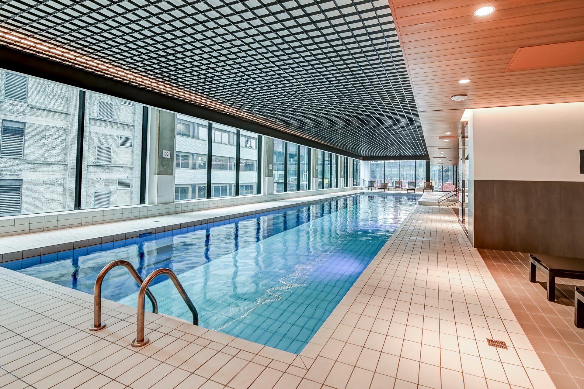 1210 Rue Jeanne-Mance, Montréal (Ville-Marie), Quebec H2X1M1, 3 Chambres Chambres,1 Salle de bainsSalle de bain,Résidentiel,A Louer,Rue Jeanne-Mance,12958550