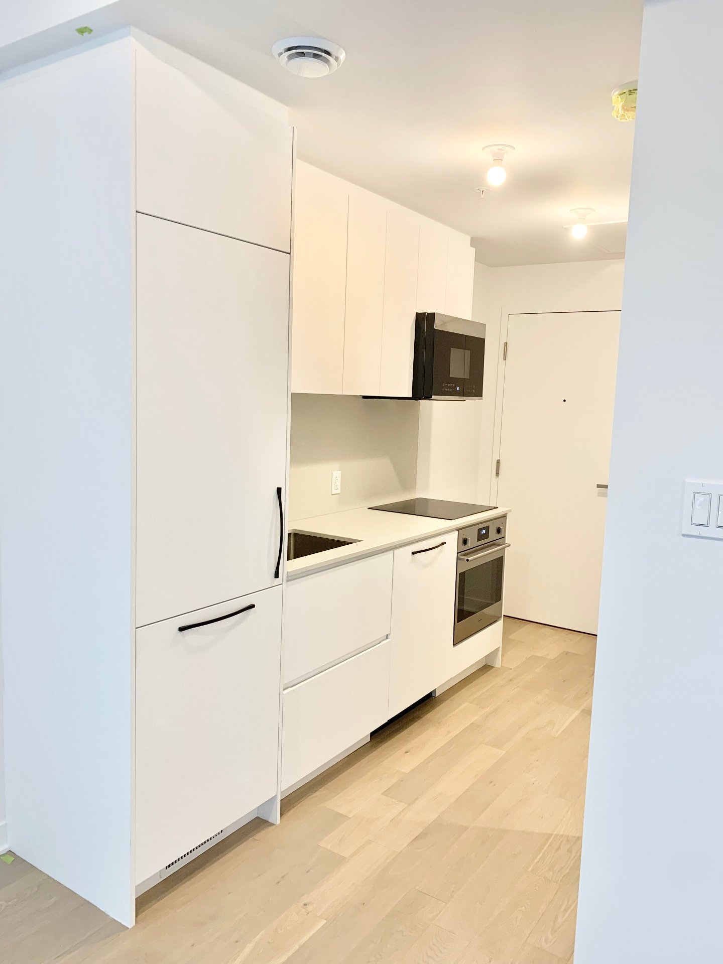1160 Rue MacKay, Montréal (Ville-Marie), Quebec H3G0G8, 3 Rooms Rooms,1 BathroomBathrooms,Residential,For Rent,Rue MacKay,20187123
