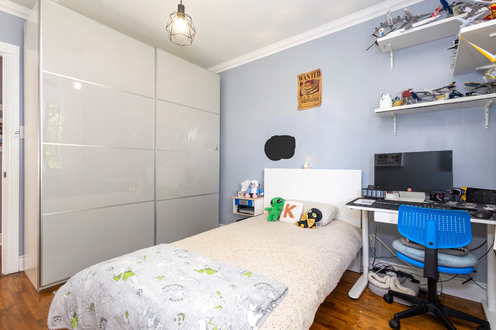 580 Rue Fraser, Montréal (Saint-Laurent), Quebec H4M1Z2, 5 Chambres Chambres, 13 Chambres Chambres,2 Salle de bainSalle de bain,Résidentiel,À vendre,Rue Fraser,27942451