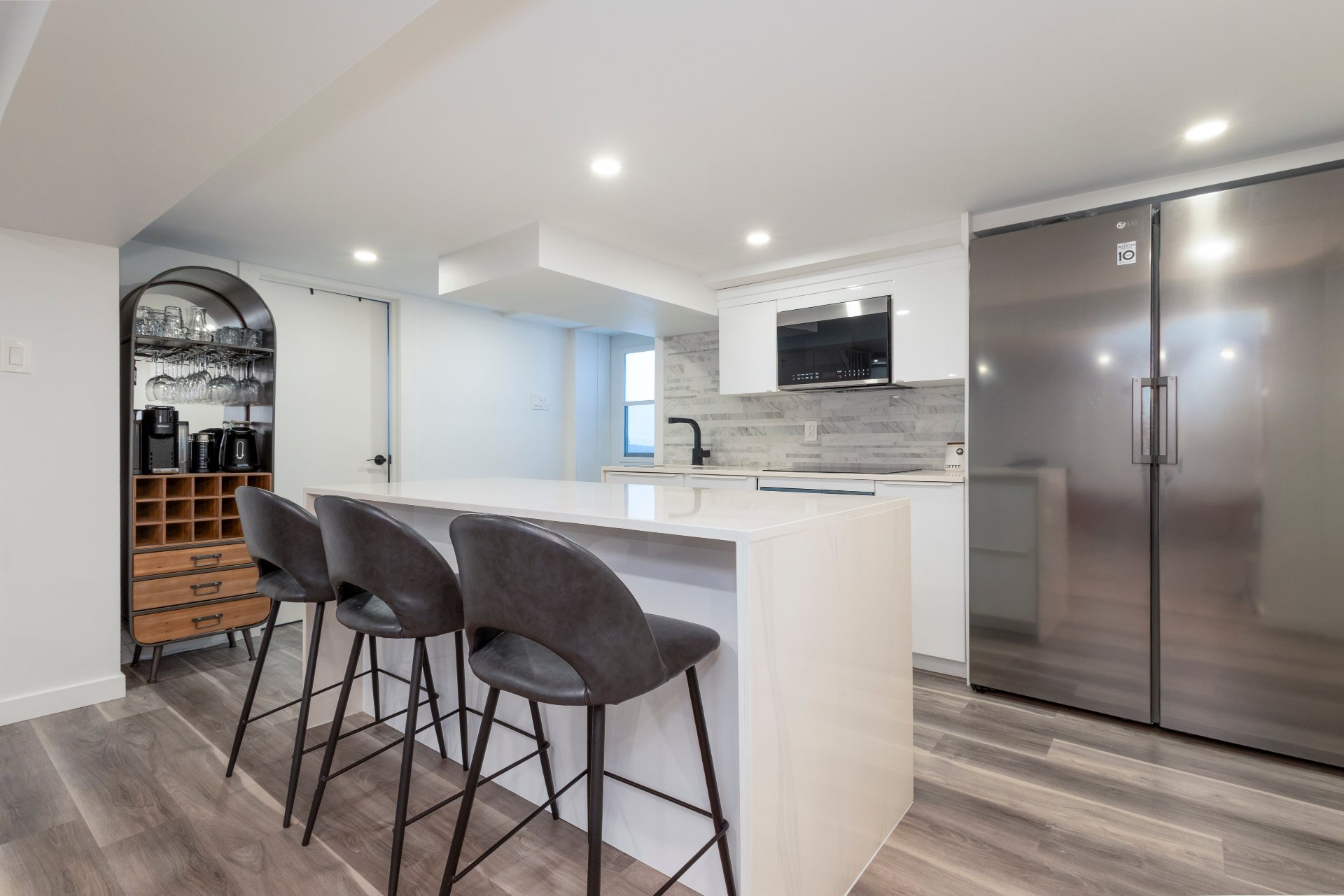 580 Rue Fraser, Montréal (Saint-Laurent), Quebec H4M1Z2, 5 Chambres Chambres, 13 Chambres Chambres,2 Salle de bainSalle de bain,Résidentiel,À vendre,Rue Fraser,27942451