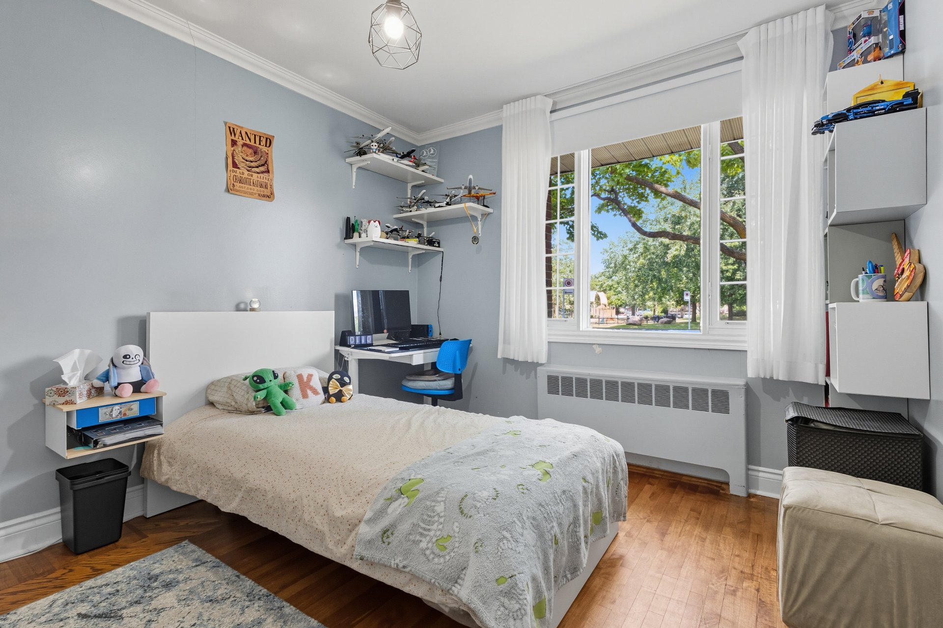 580 Rue Fraser, Montréal (Saint-Laurent), Quebec H4M1Z2, 5 Chambres Chambres, 13 Chambres Chambres,2 Salle de bainSalle de bain,Résidentiel,À vendre,Rue Fraser,27942451