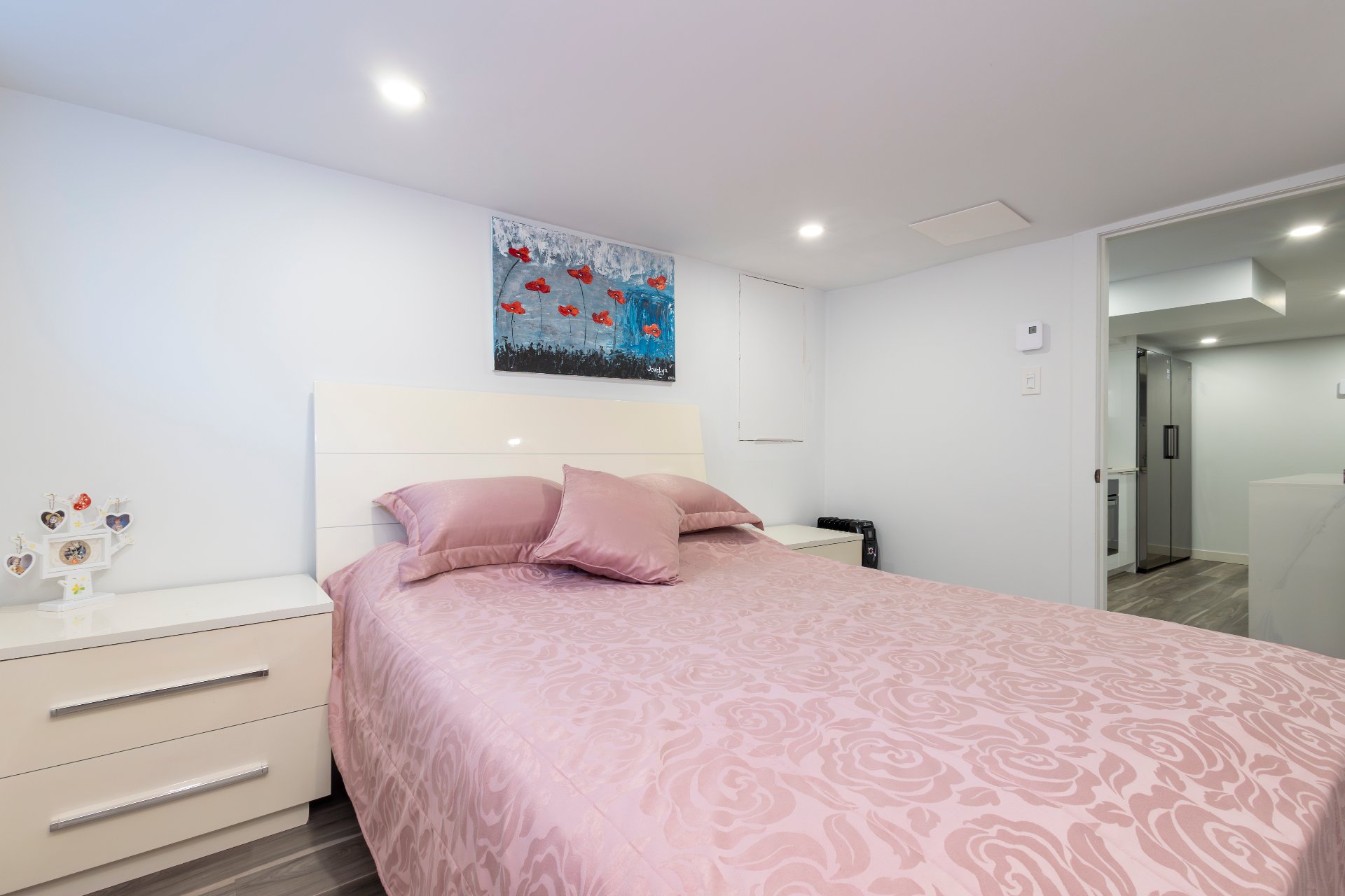 580 Rue Fraser, Montréal (Saint-Laurent), Quebec H4M1Z2, 5 Chambres Chambres, 13 Chambres Chambres,2 Salle de bainSalle de bain,Résidentiel,À vendre,Rue Fraser,27942451