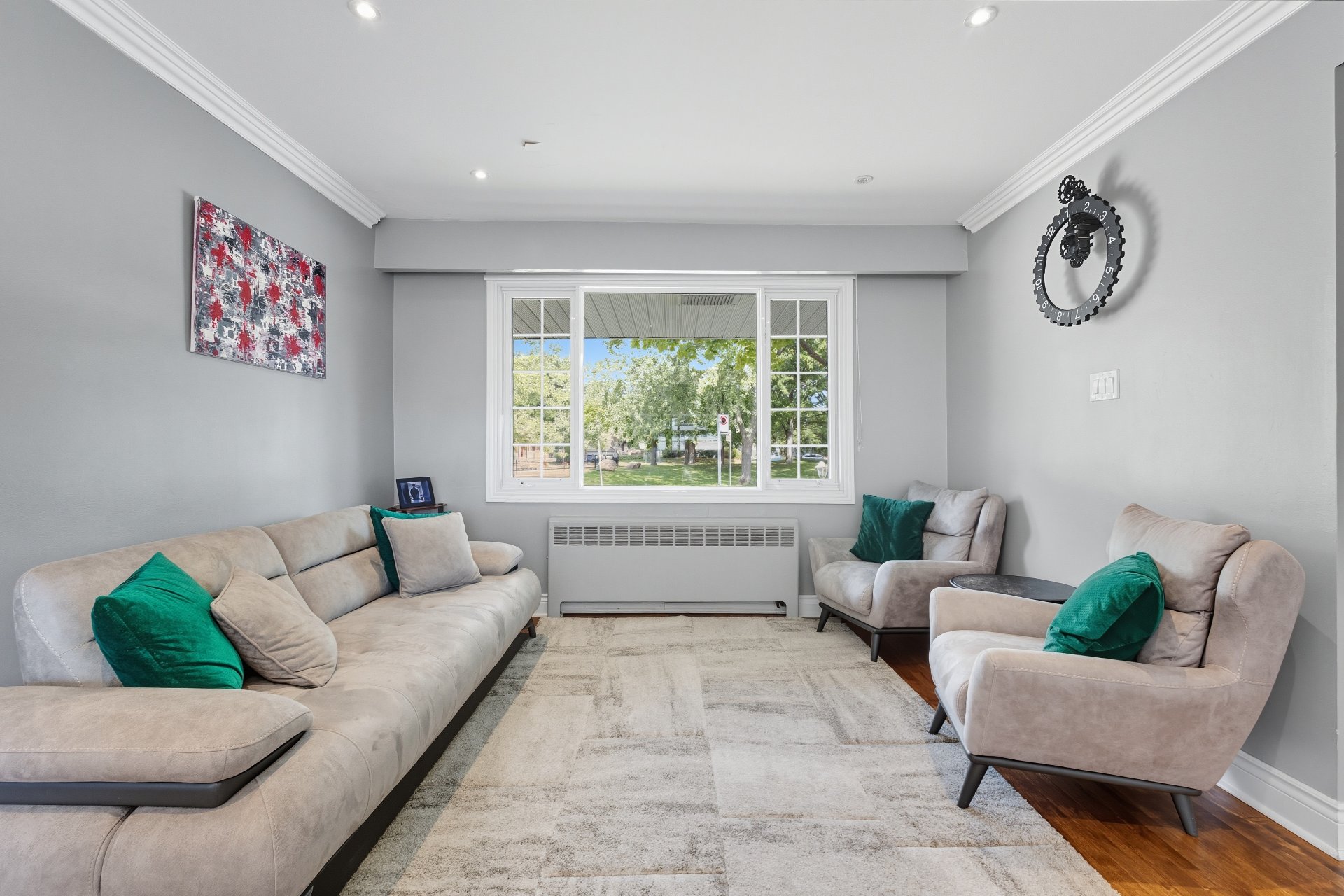 580 Rue Fraser, Montréal (Saint-Laurent), Quebec H4M1Z2, 5 Chambres Chambres, 13 Chambres Chambres,2 Salle de bainSalle de bain,Résidentiel,À vendre,Rue Fraser,27942451