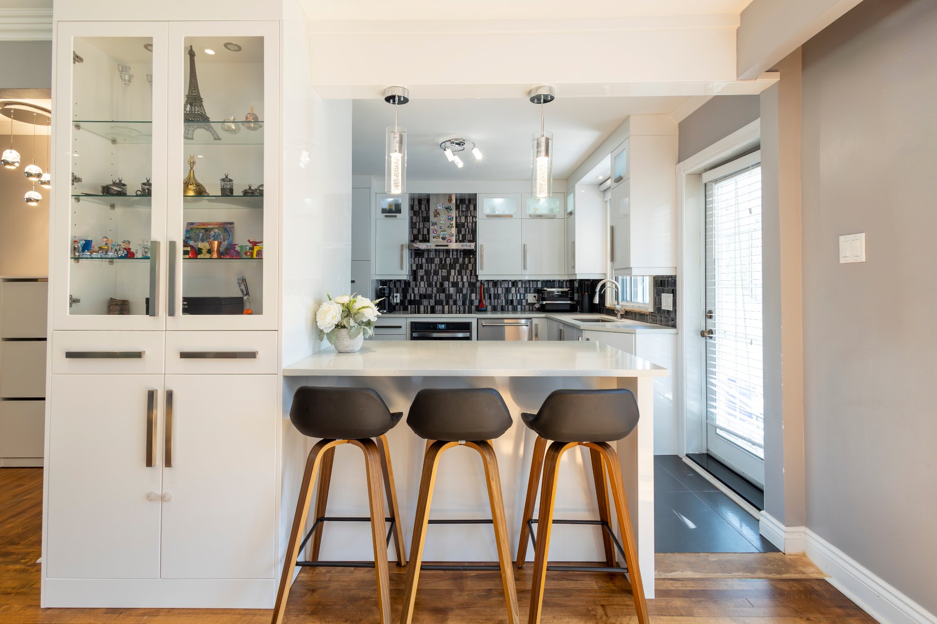 580 Rue Fraser, Montréal (Saint-Laurent), Quebec H4M1Z2, 5 Chambres Chambres, 13 Chambres Chambres,2 Salle de bainSalle de bain,Résidentiel,À vendre,Rue Fraser,27942451