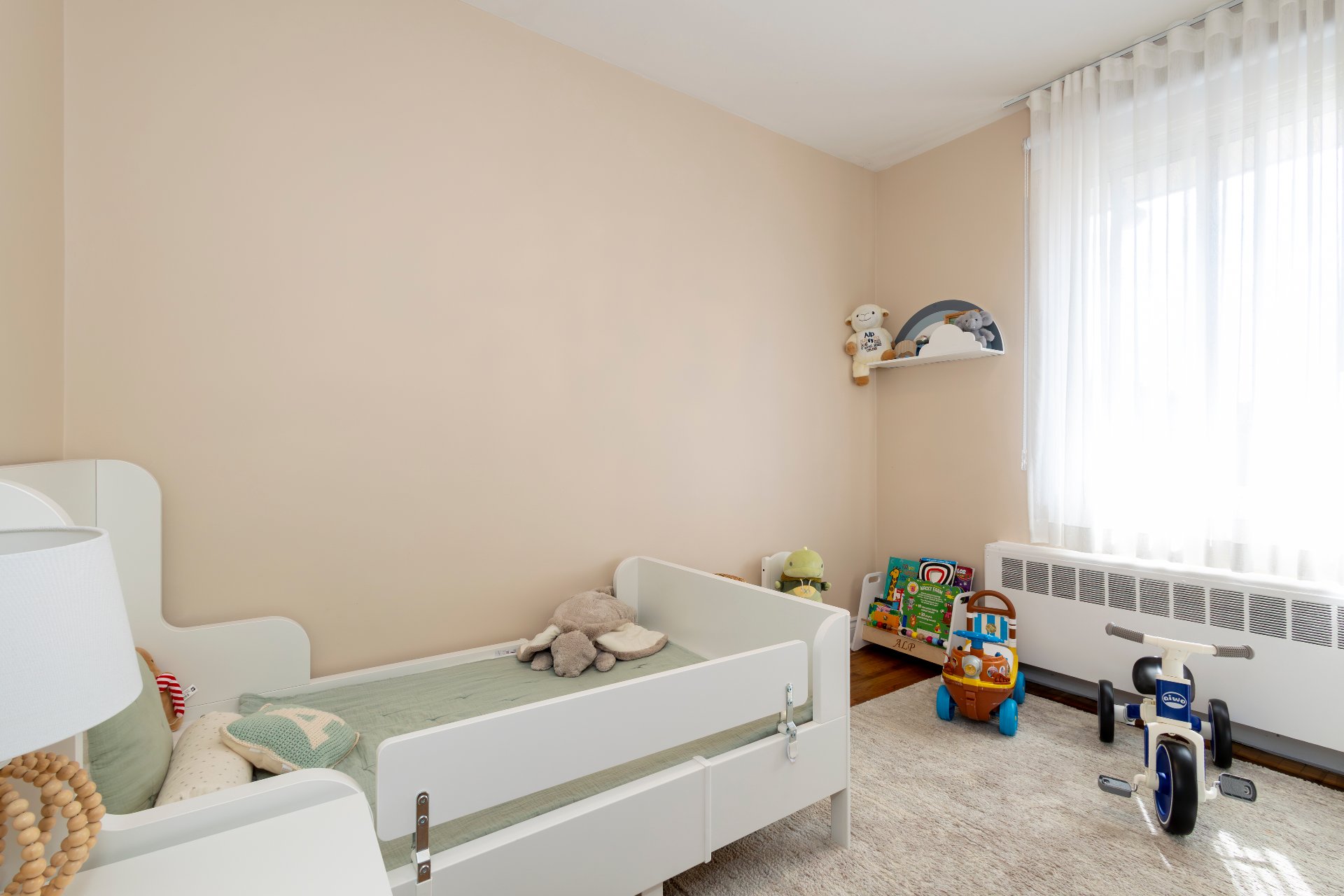 580 Rue Fraser, Montréal (Saint-Laurent), Quebec H4M1Z2, 5 Chambres Chambres, 13 Chambres Chambres,2 Salle de bainSalle de bain,Résidentiel,À vendre,Rue Fraser,27942451