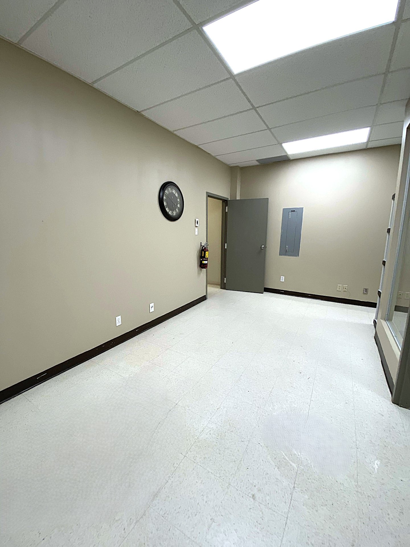 3675 Boul. de la Grande-Allée, Boisbriand, Quebec J7H1H5, ,Industriel,A Louer,Boul. de la Grande-Allée,25567191