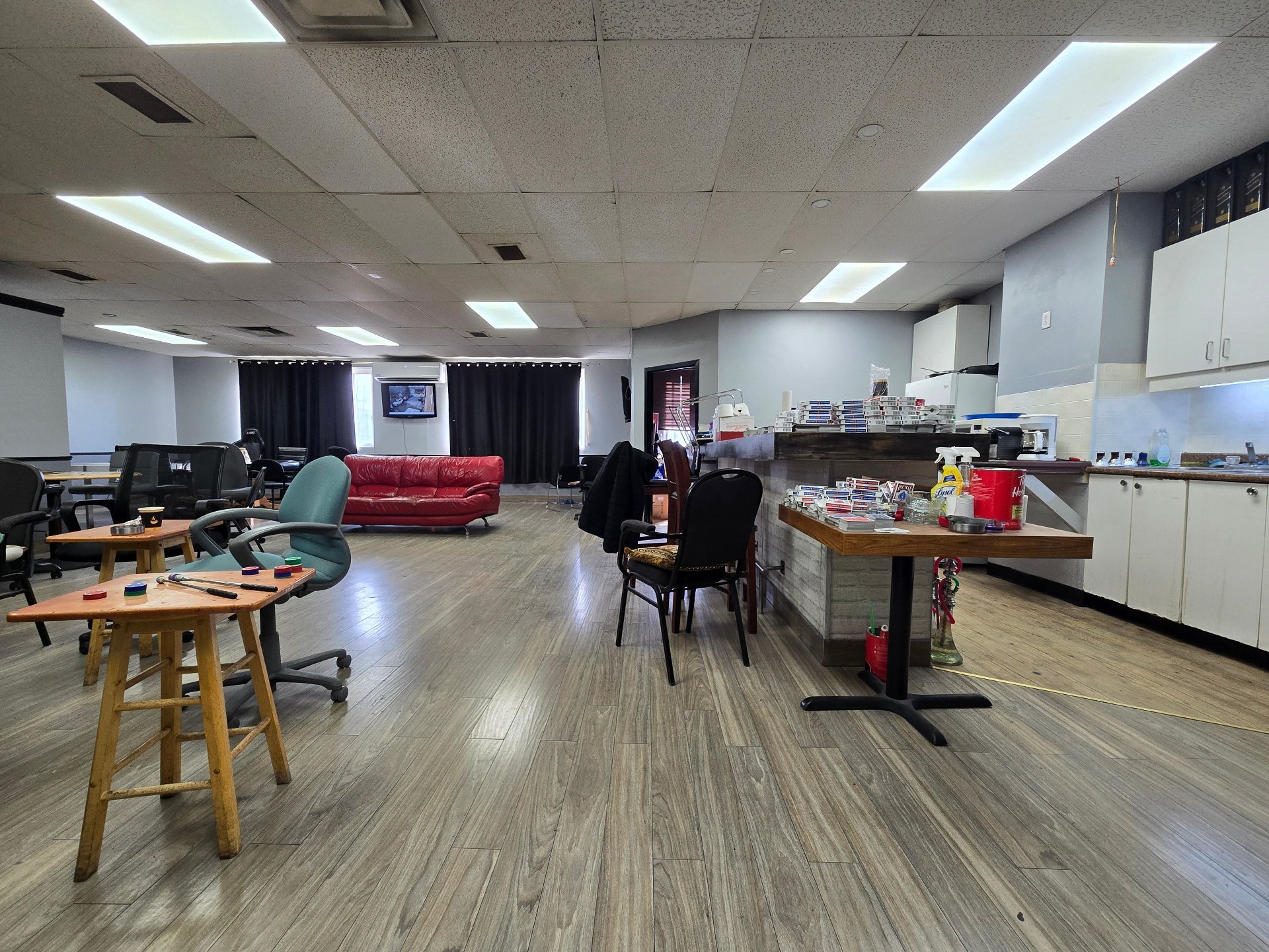 1276 Boul. Curé-Labelle, Laval (Chomedey), Quebec H7V2W1, ,Commercial,For Rent,Boul. Curé-Labelle,25307104