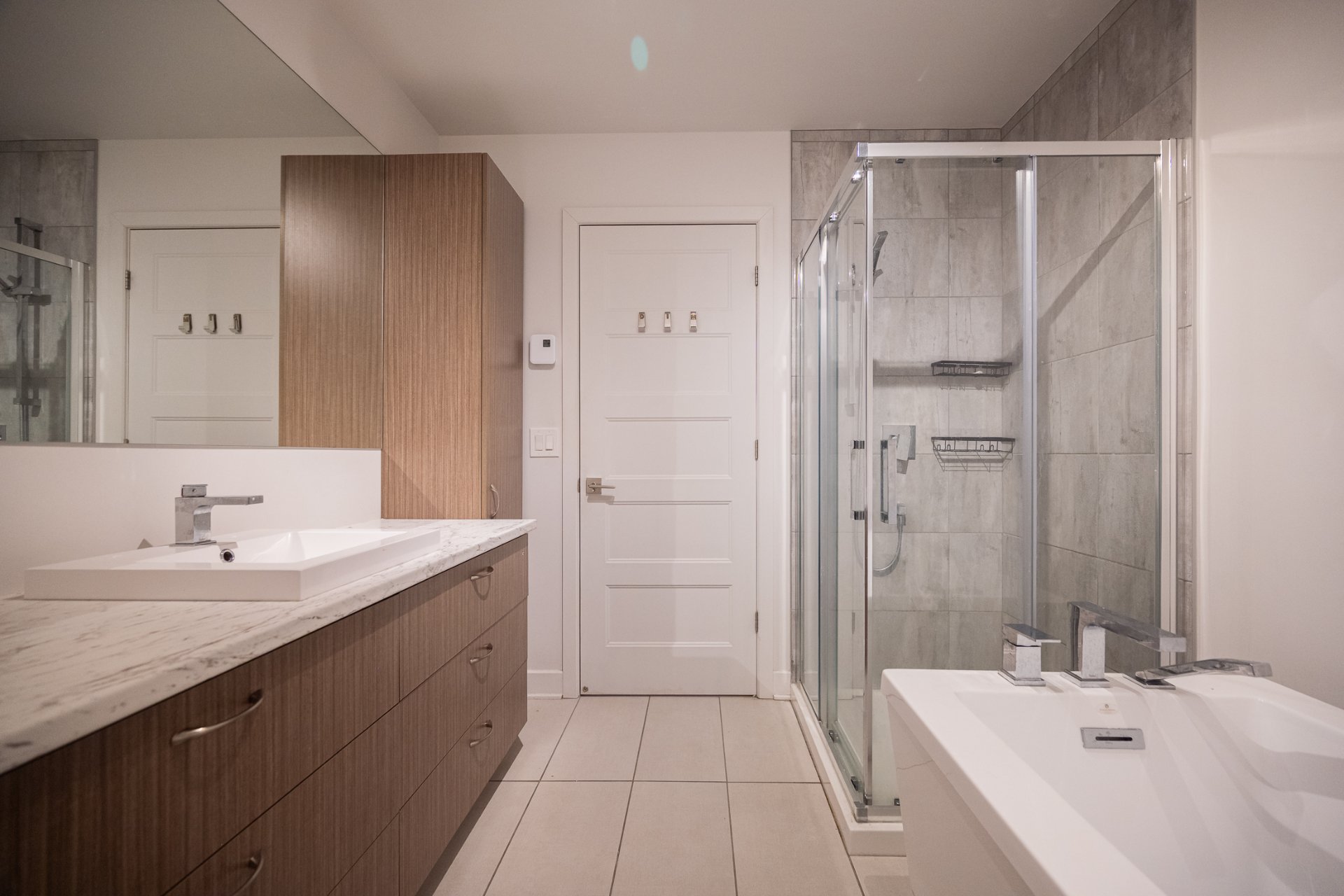 50 Rue Napoléon, Sainte-Thérèse, Quebec J7E1H6, 4 Chambres Chambres, 10 Chambres Chambres,2 Salle de bainSalle de bain,Résidentiel,À vendre,Rue Napoléon,25854148