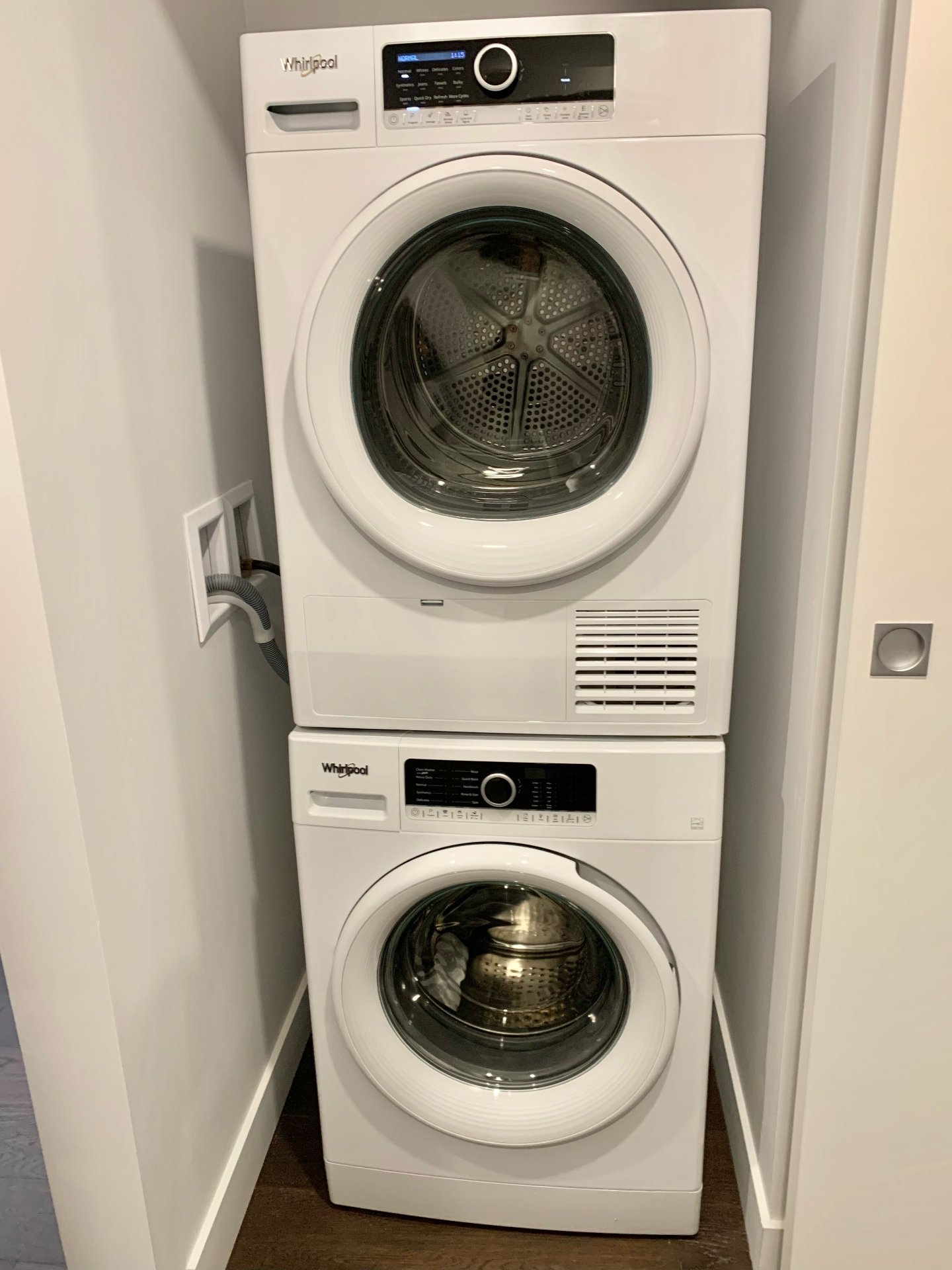 1500 Boul. René-Lévesque O., Montréal (Ville-Marie), Quebec H3G2H1, 5 Rooms Rooms,1 BathroomBathrooms,Residential,For Sale,Boul. René-Lévesque O.,22909071