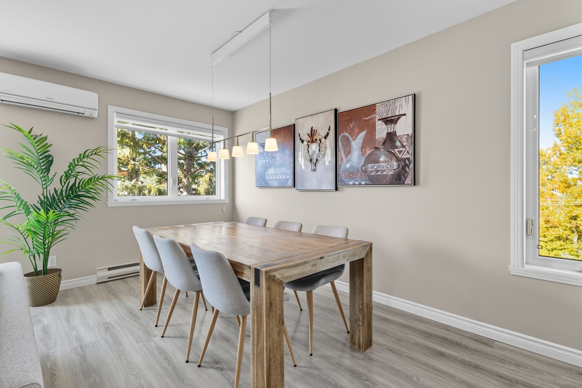 977 Av. St-Charles, Laval (Chomedey), Quebec H7V4A5, 2 Chambres Chambres, 7 Chambres Chambres,1 Salle de bainsSalle de bain,Résidentiel,À vendre,Av. St-Charles,9229949