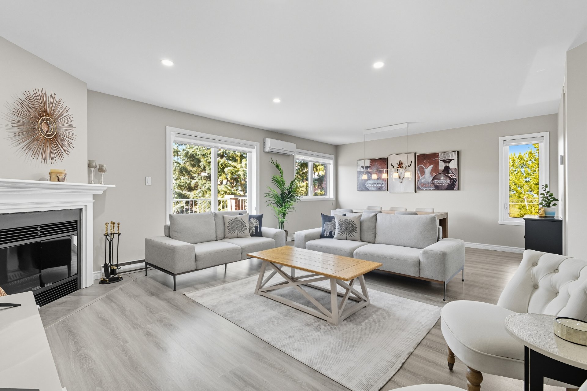 977 Av. St-Charles, Laval (Chomedey), Quebec H7V4A5, 2 Chambres Chambres, 7 Chambres Chambres,1 Salle de bainsSalle de bain,Résidentiel,À vendre,Av. St-Charles,9229949